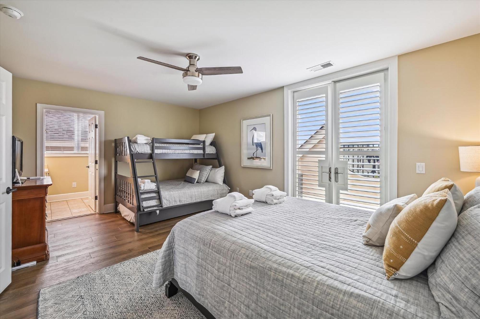 4 Collier Rd- Oceanfront, Private Pool, Elevator, Free Activities Included Holiday home *