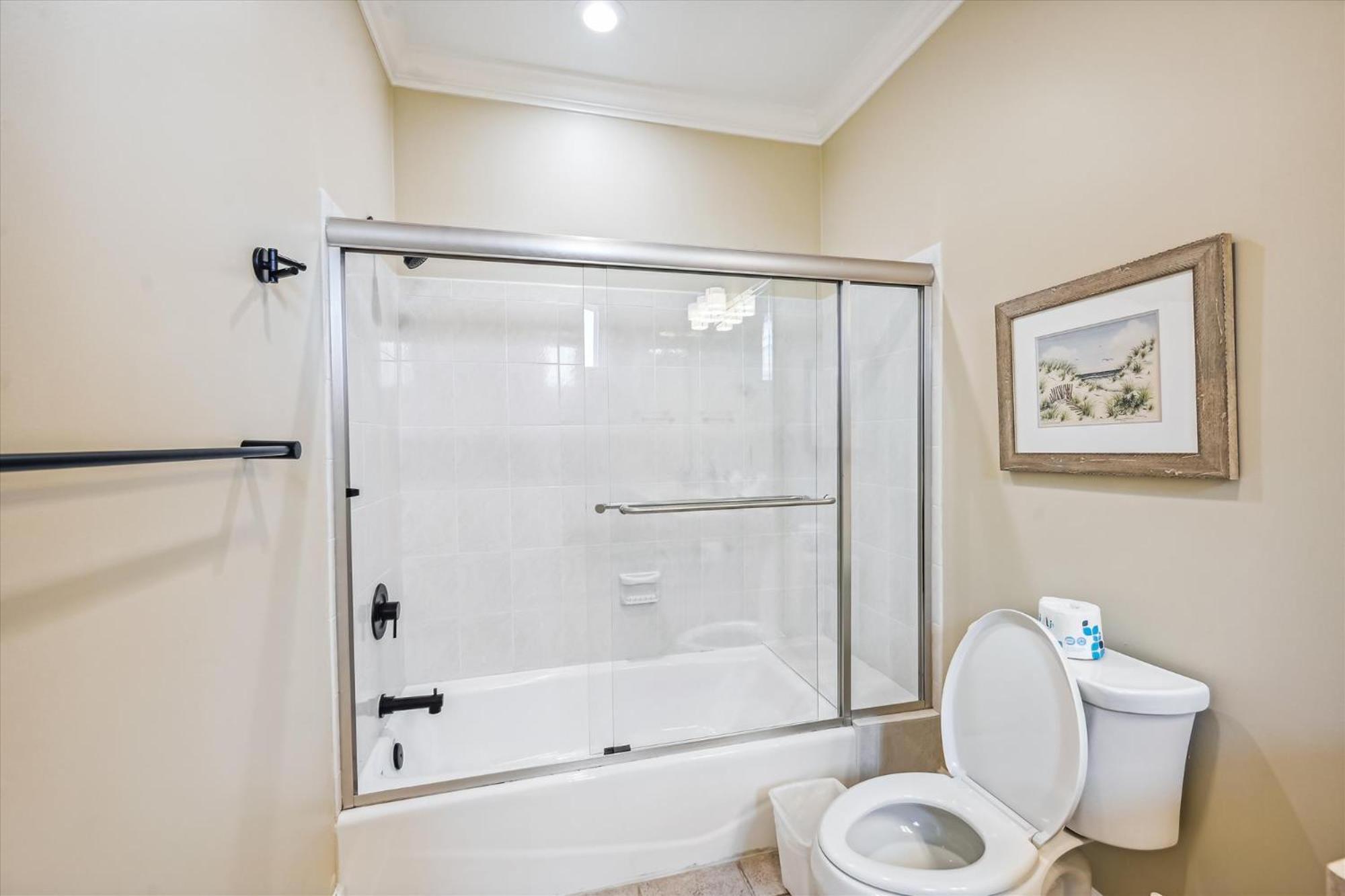 Holiday home 4 Collier Rd- Oceanfront, Private Pool, Elevator, Free Activities Included *