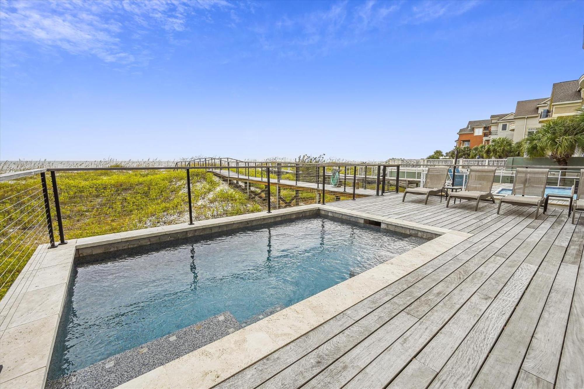 4 Collier Rd- Oceanfront, Private Pool, Elevator, Free Activities Included Holiday home *