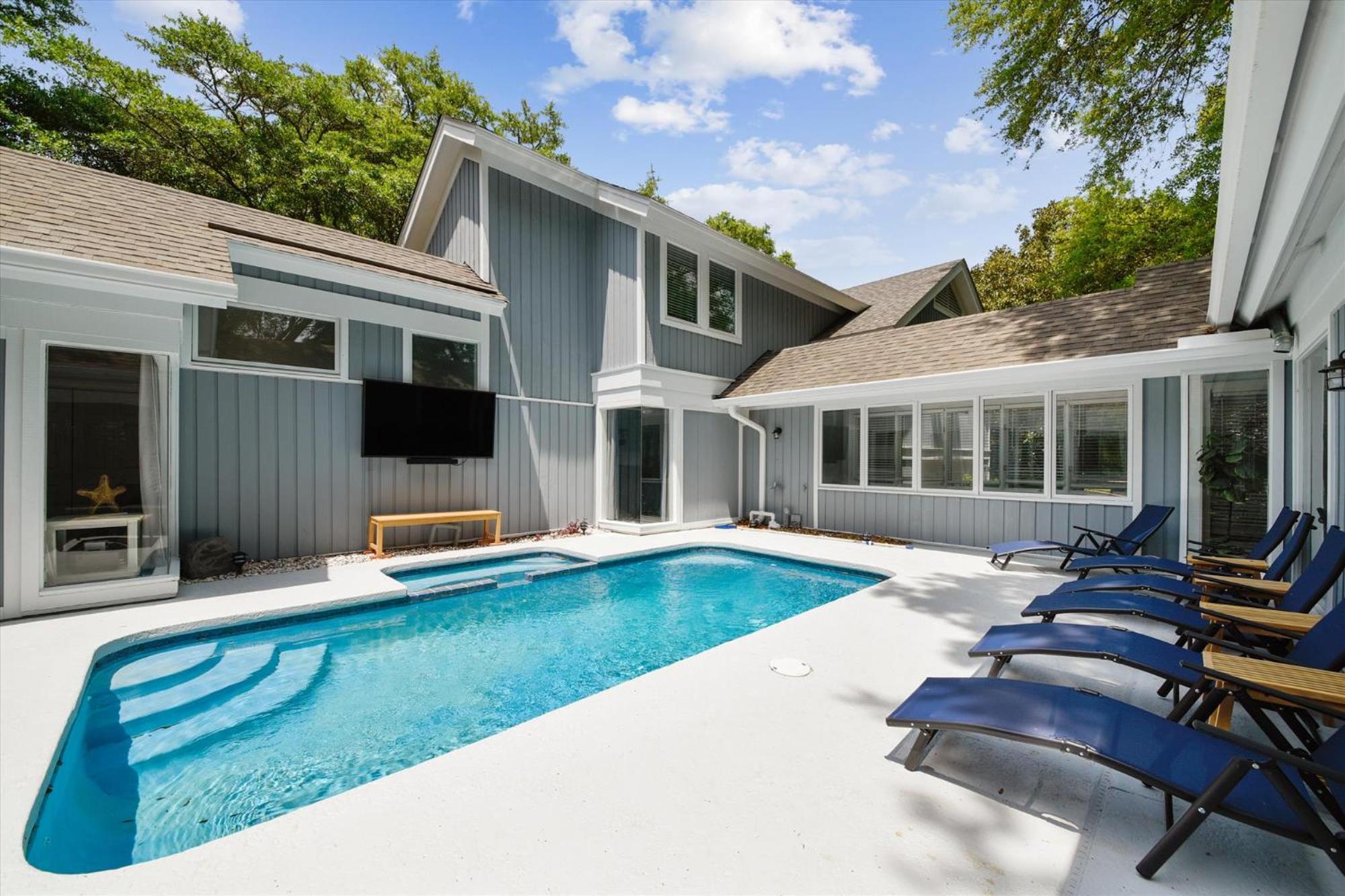 35 Full Sweep- Ideal Layout, Pool, Lagoon View, Game Room, Free Activities Included *