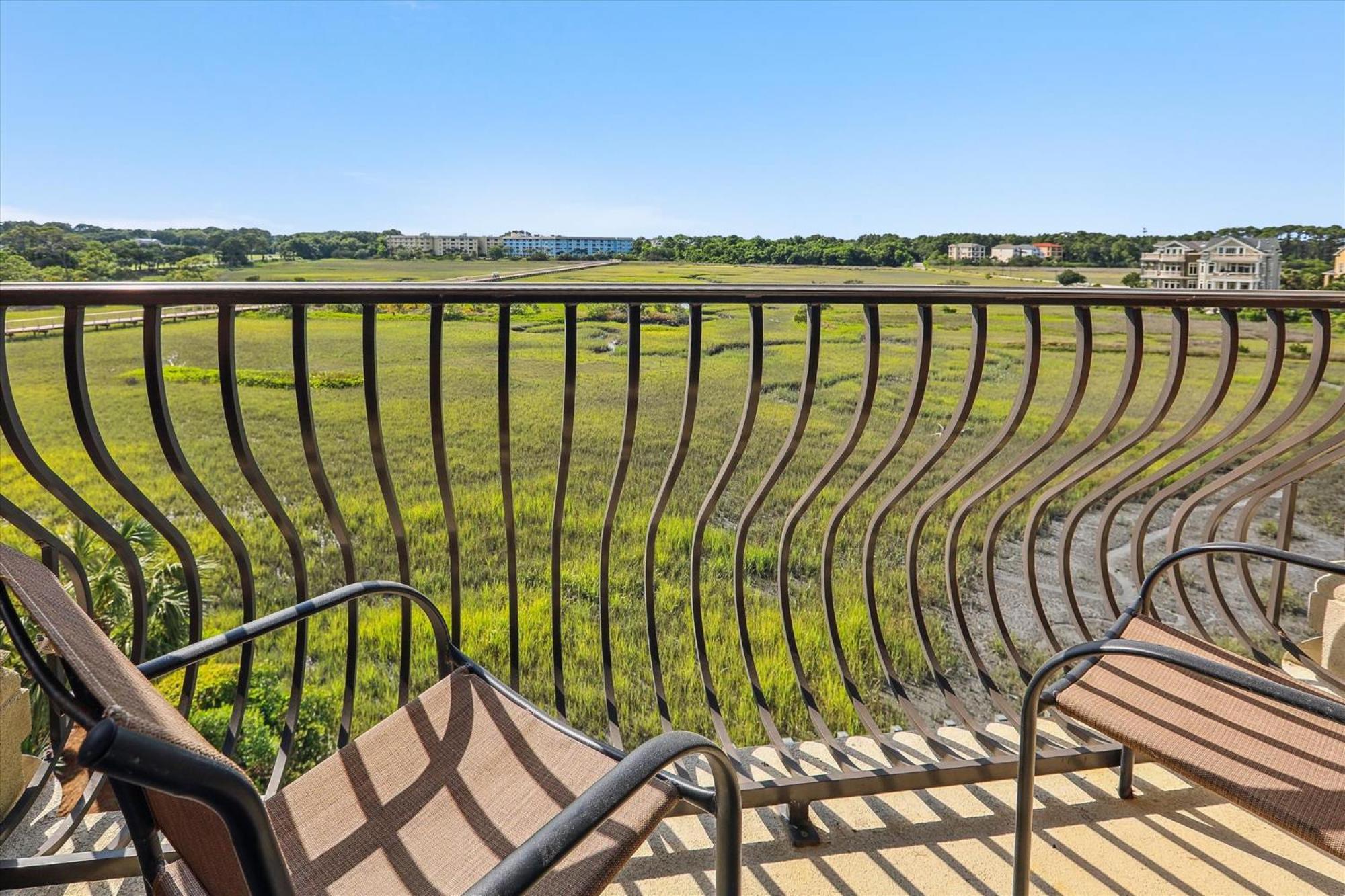 21 Singleton Beach- Oceanfront, Pool, Private Access! Free Activities Included