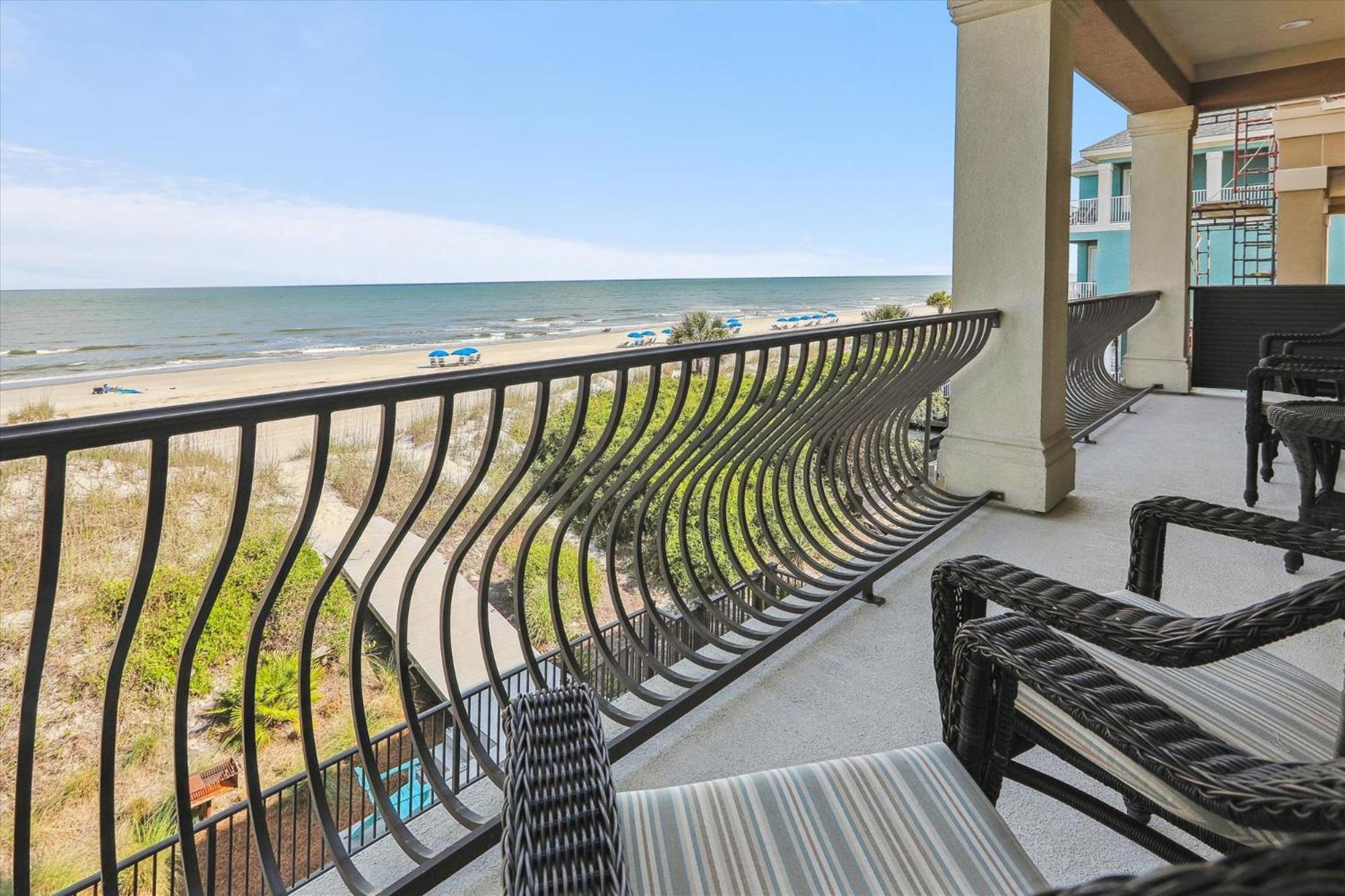 Holiday home 21 Singleton Beach- Oceanfront, Pool, Private Access! Free Activities Included *