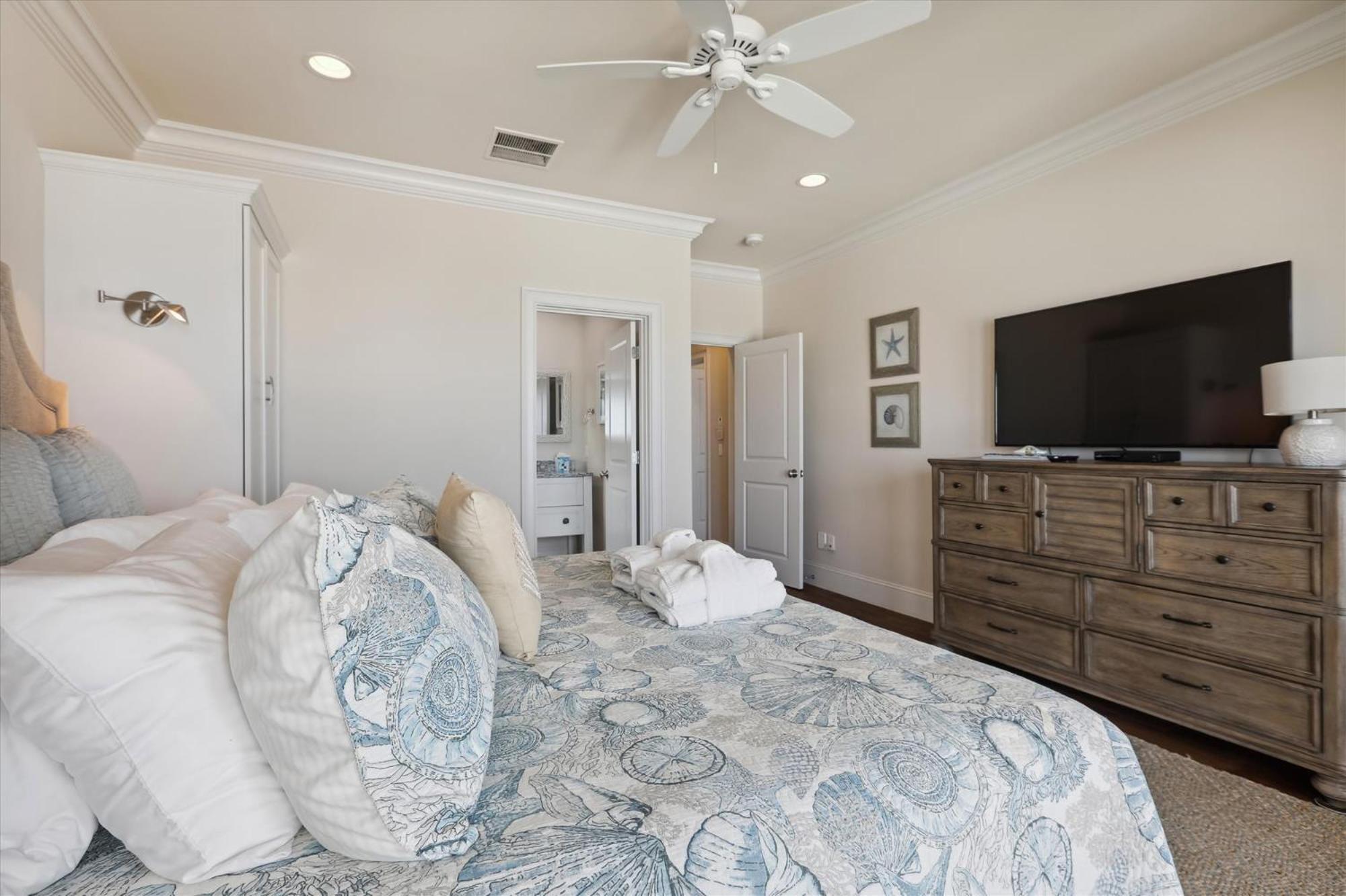 21 Singleton Beach- Oceanfront, Pool, Private Access! Free Activities Included Hilton Head Island