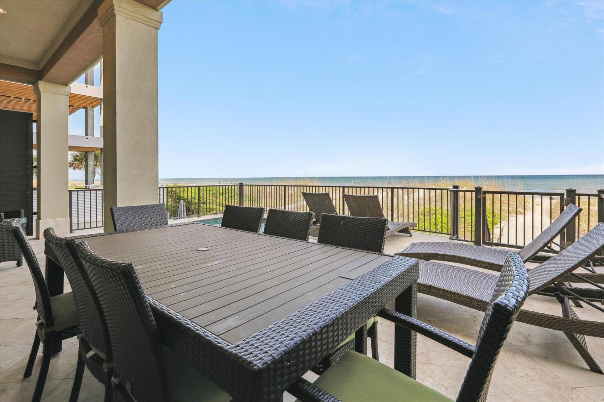 21 Singleton Beach- Oceanfront, Pool, Private Access! Free Activities Included Holiday home Hilton Head Island