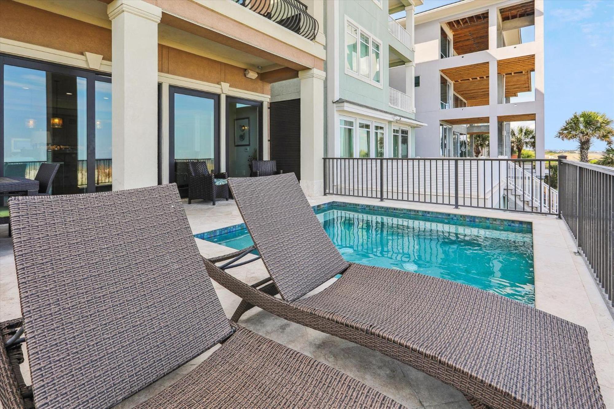 21 Singleton Beach- Oceanfront, Pool, Private Access! Free Activities Included Holiday home