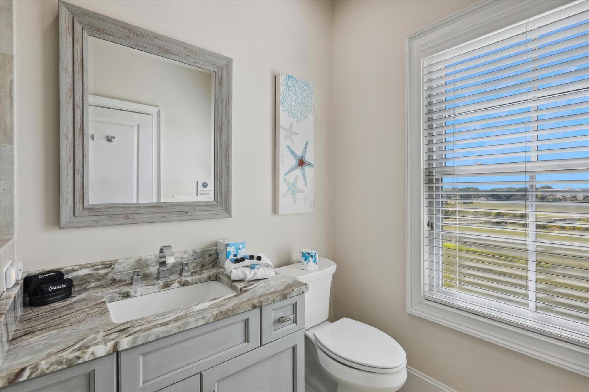 21 Singleton Beach- Oceanfront, Pool, Private Access! Free Activities Included *