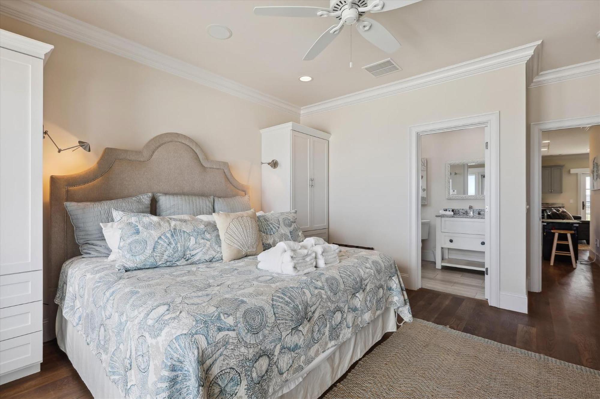 21 Singleton Beach- Oceanfront, Pool, Private Access! Free Activities Included
