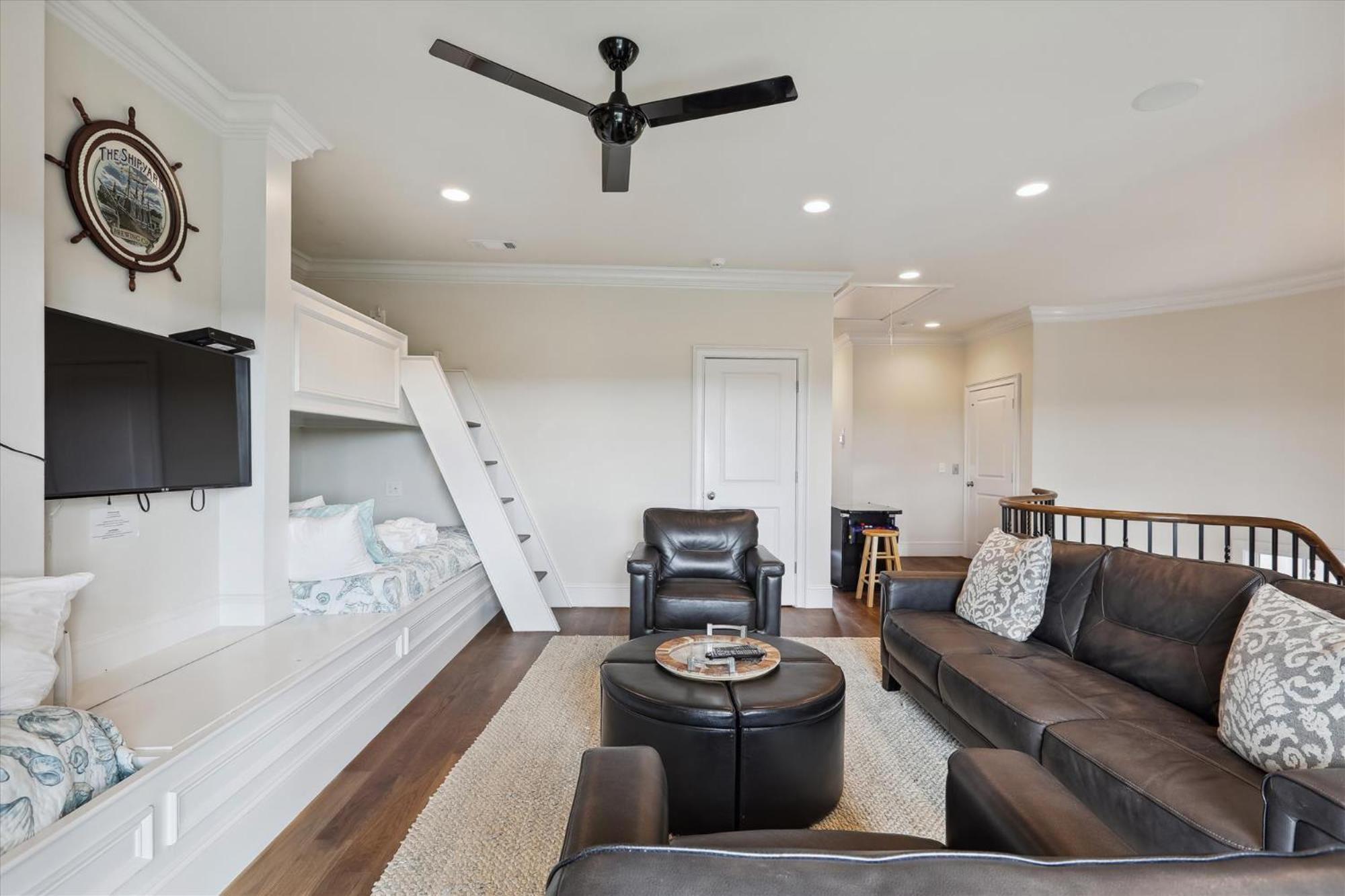 Holiday home 21 Singleton Beach- Oceanfront, Pool, Private Access! Free Activities Included *