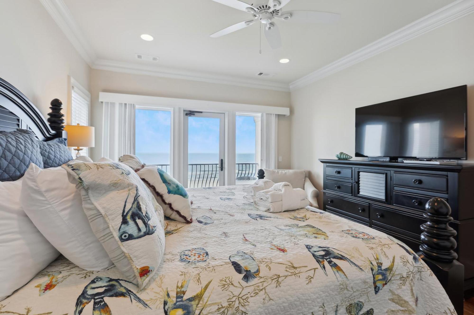 21 Singleton Beach- Oceanfront, Pool, Private Access! Free Activities Included *