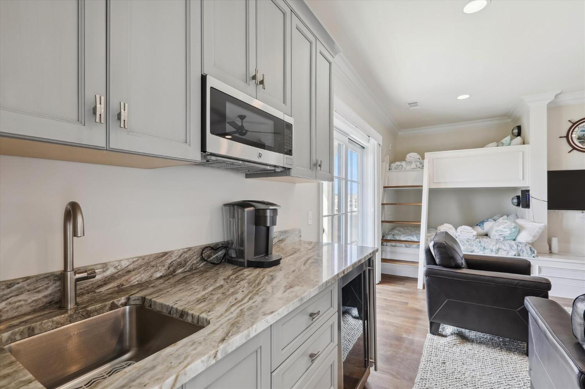 21 Singleton Beach- Oceanfront, Pool, Private Access! Free Activities Included * Hilton Head Island