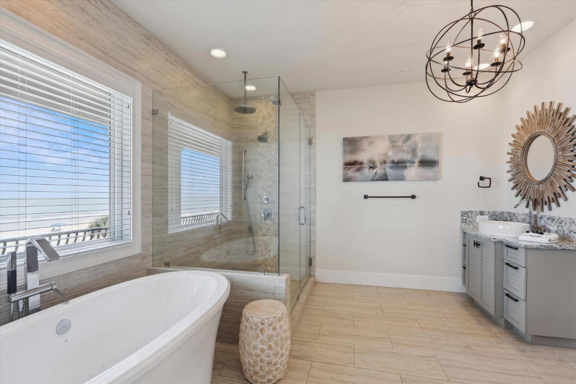 Holiday home 21 Singleton Beach- Oceanfront, Pool, Private Access! Free Activities Included *
