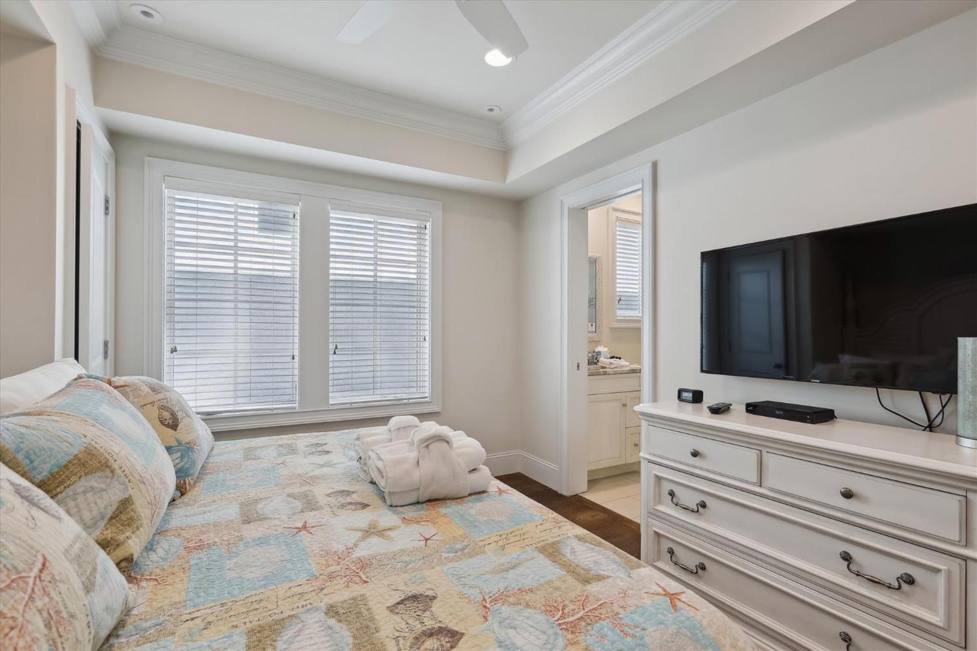 Holiday home 21 Singleton Beach- Oceanfront, Pool, Private Access! Free Activities Included *