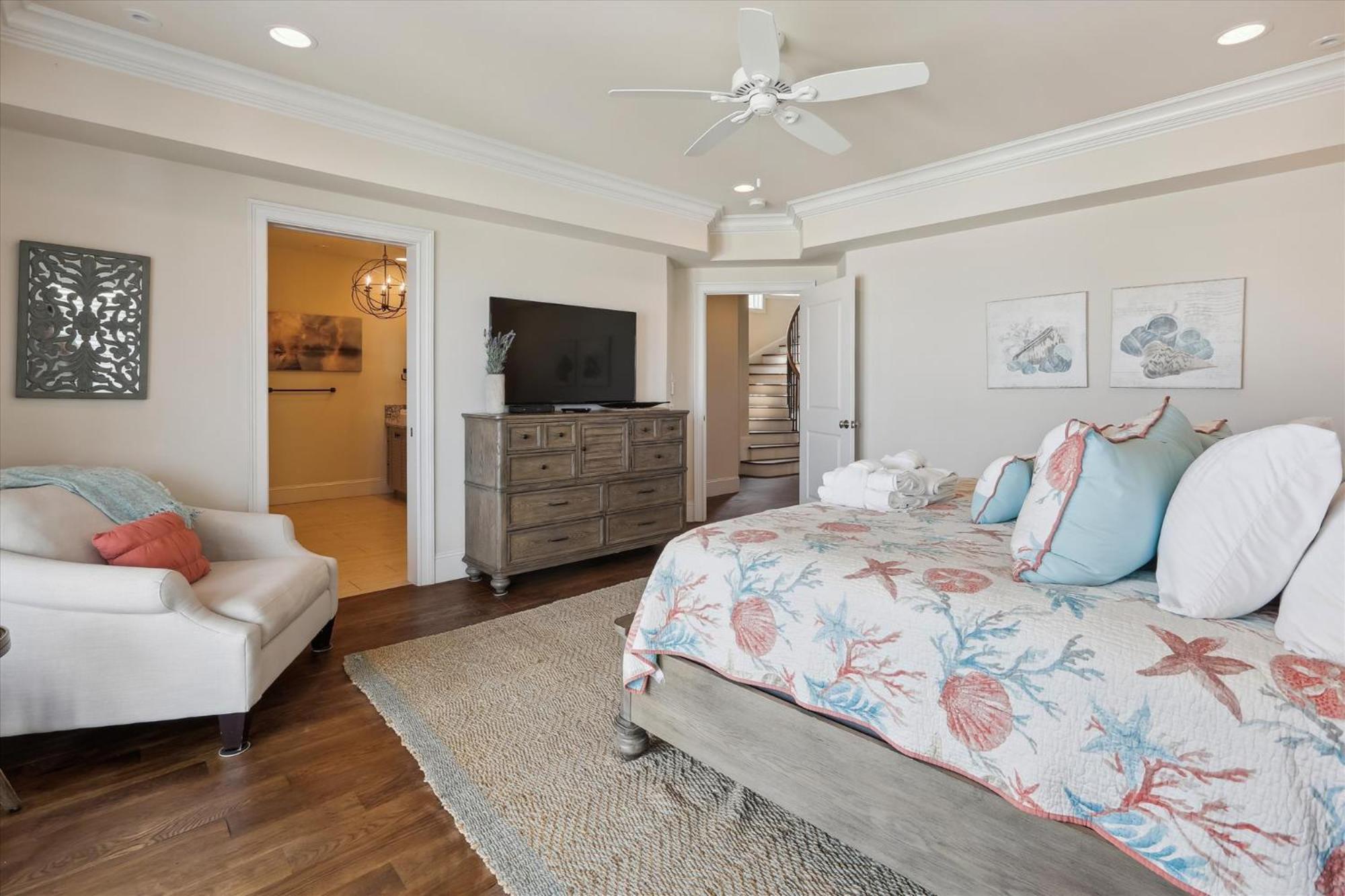 21 Singleton Beach- Oceanfront, Pool, Private Access! Free Activities Included