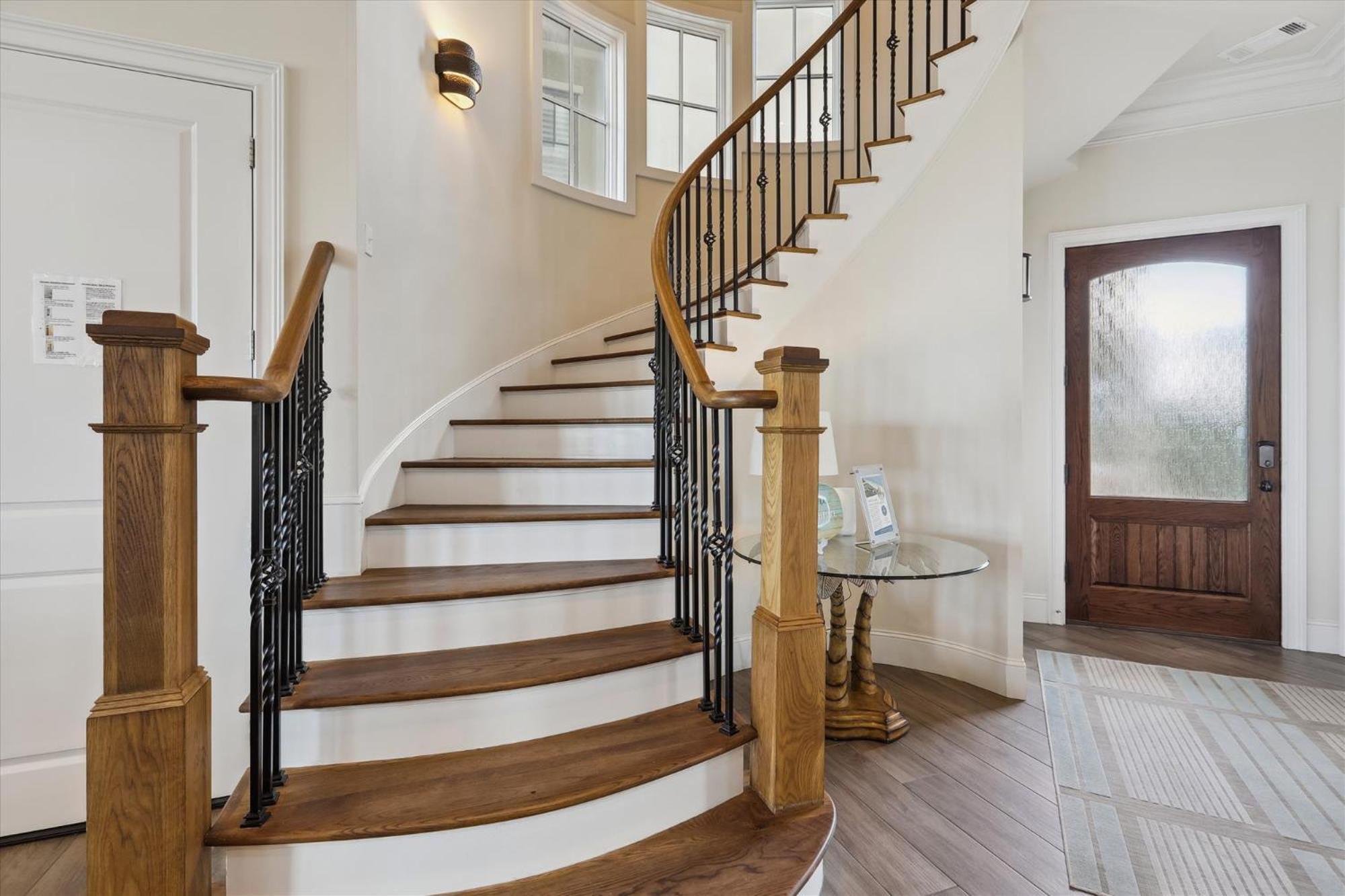 21 Singleton Beach- Oceanfront, Pool, Private Access! Free Activities Included *