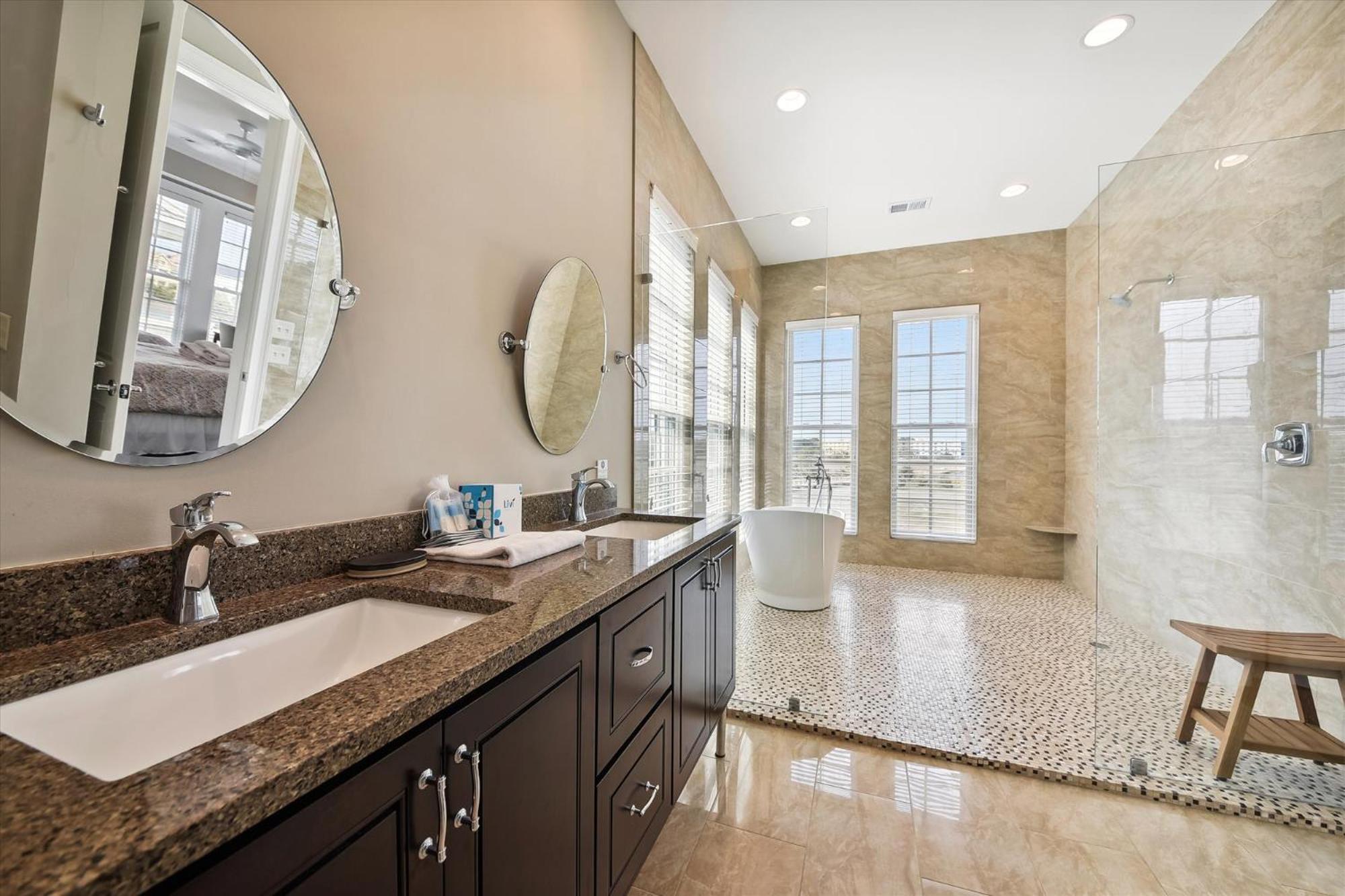 27 Singleton Beach- Oceanfront, Private Pool, Pool Table, Free Activities Included *
