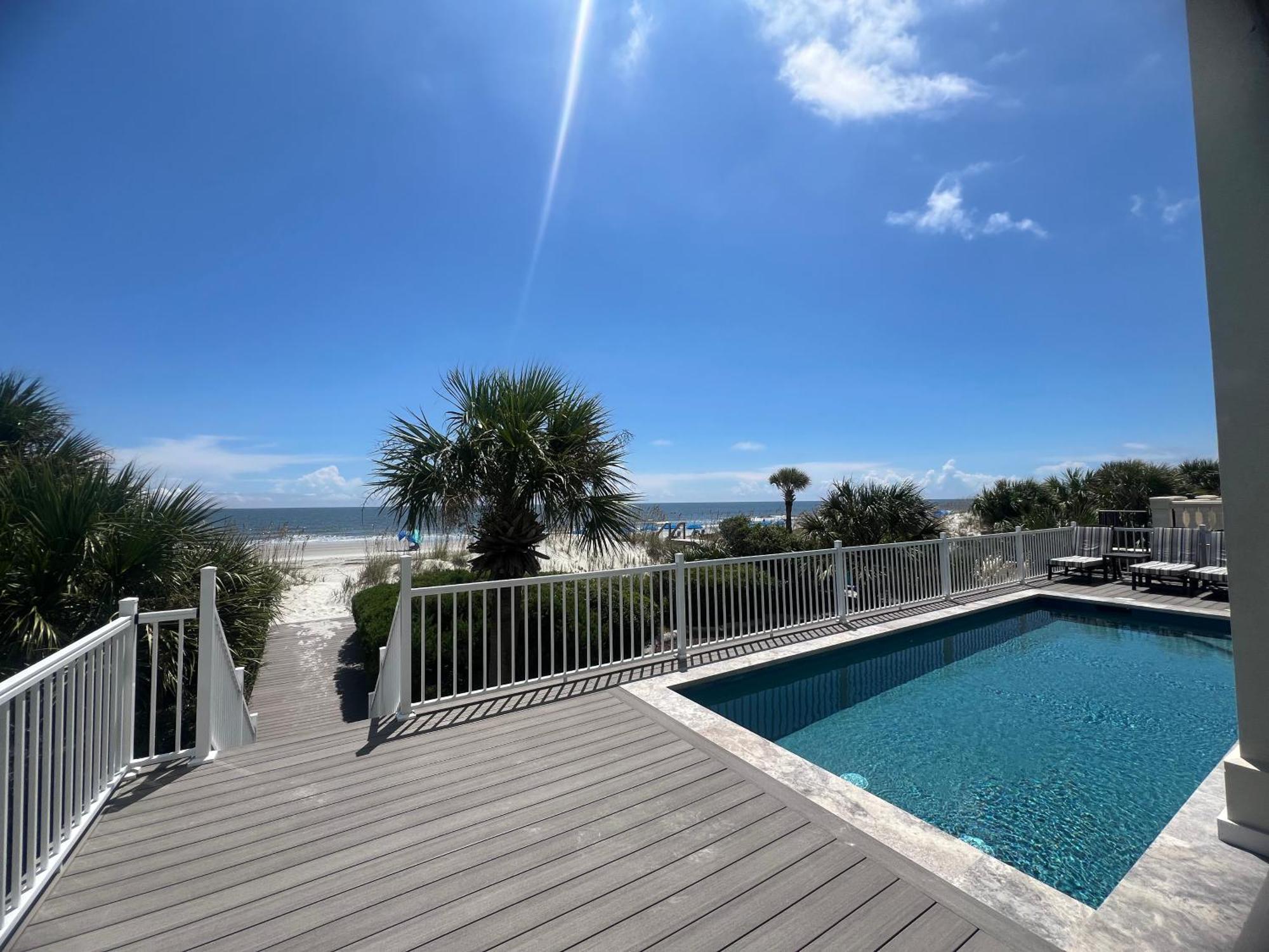 29 Singleton Place- Luxury Oceanfront, Pool, Pool Table, Free Activities Included *