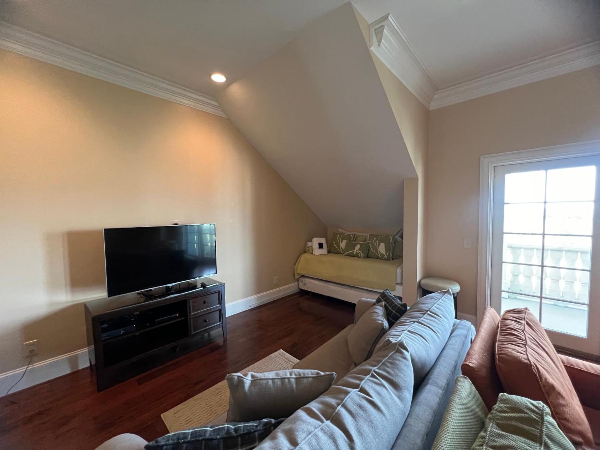 29 Singleton Place- Luxury Oceanfront, Pool, Pool Table, Free Activities Included