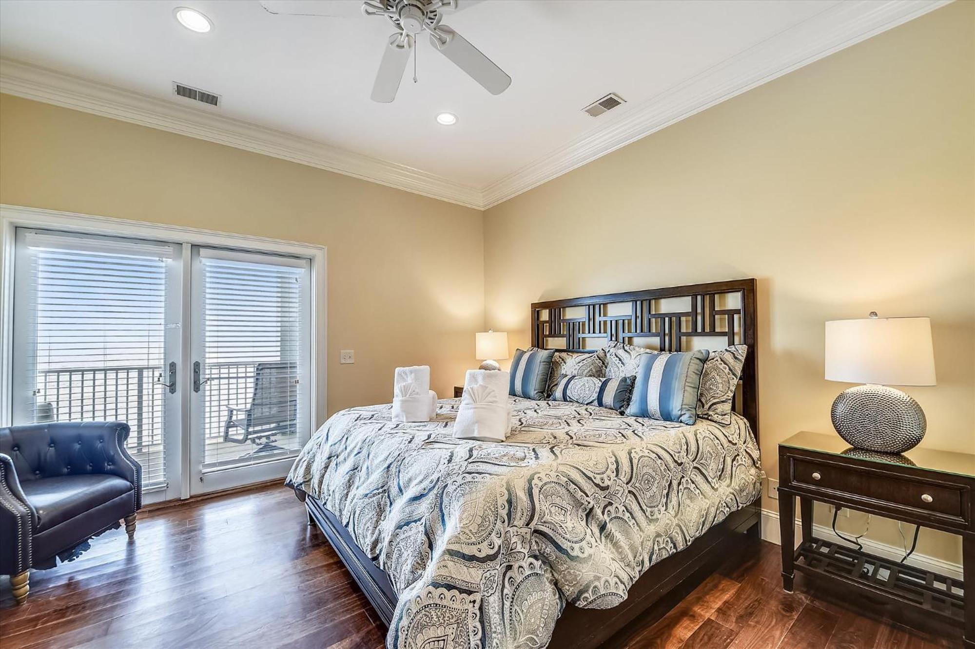 Holiday home 29 Singleton Place- Luxury Oceanfront, Pool, Pool Table, Free Activities Included *