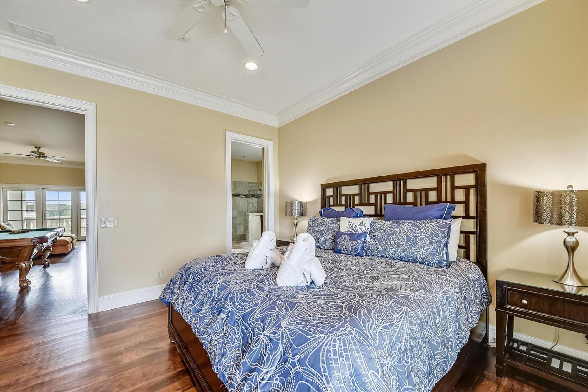 Holiday home 29 Singleton Place- Luxury Oceanfront, Pool, Pool Table, Free Activities Included *