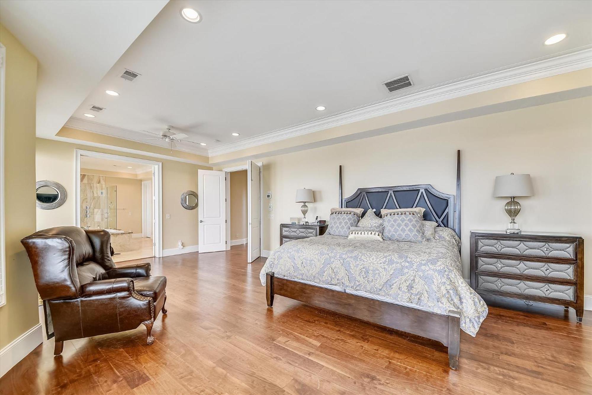 Holiday home 29 Singleton Place- Luxury Oceanfront, Pool, Pool Table, Free Activities Included *