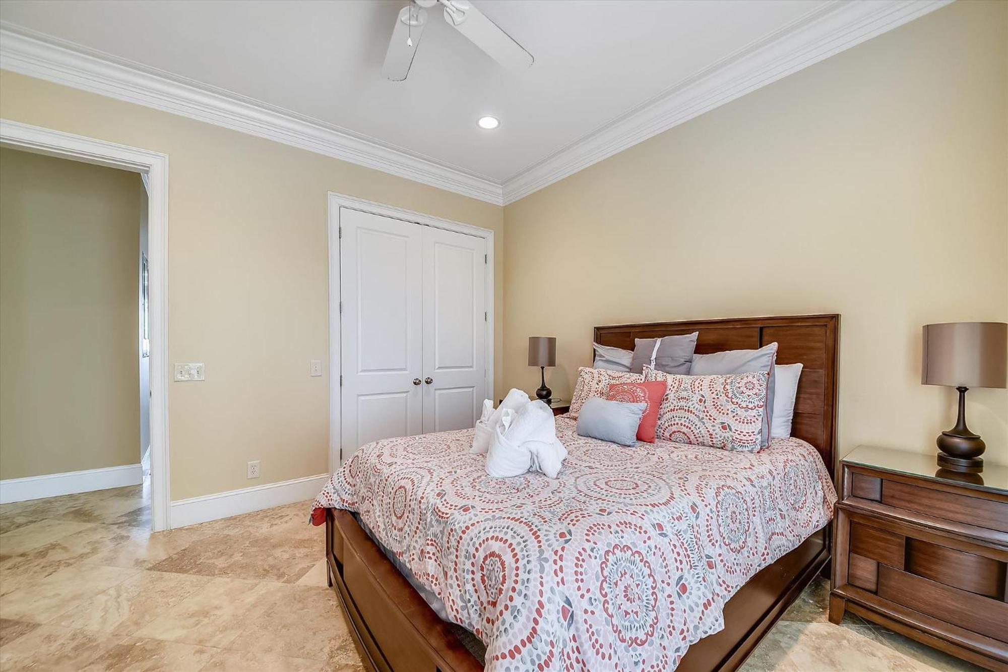 29 Singleton Place- Luxury Oceanfront, Pool, Pool Table, Free Activities Included Hilton Head Island