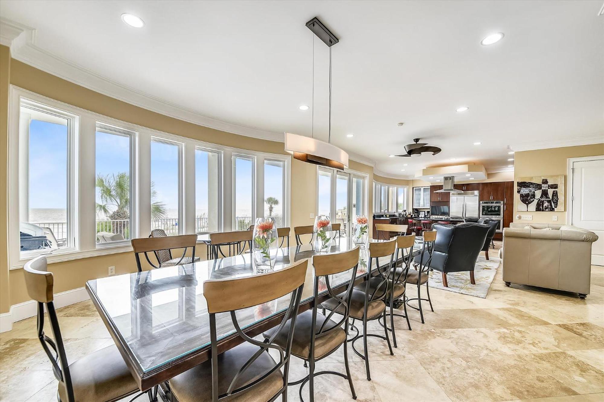 29 Singleton Place- Luxury Oceanfront, Pool, Pool Table, Free Activities Included Holiday home
