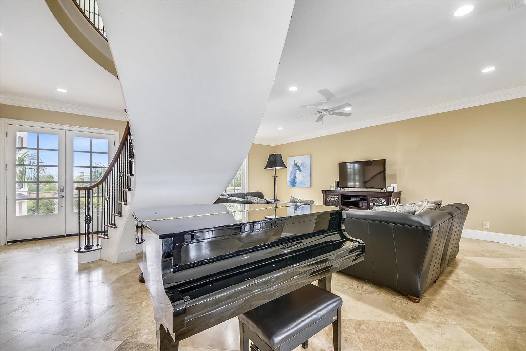 29 Singleton Place- Luxury Oceanfront, Pool, Pool Table, Free Activities Included *