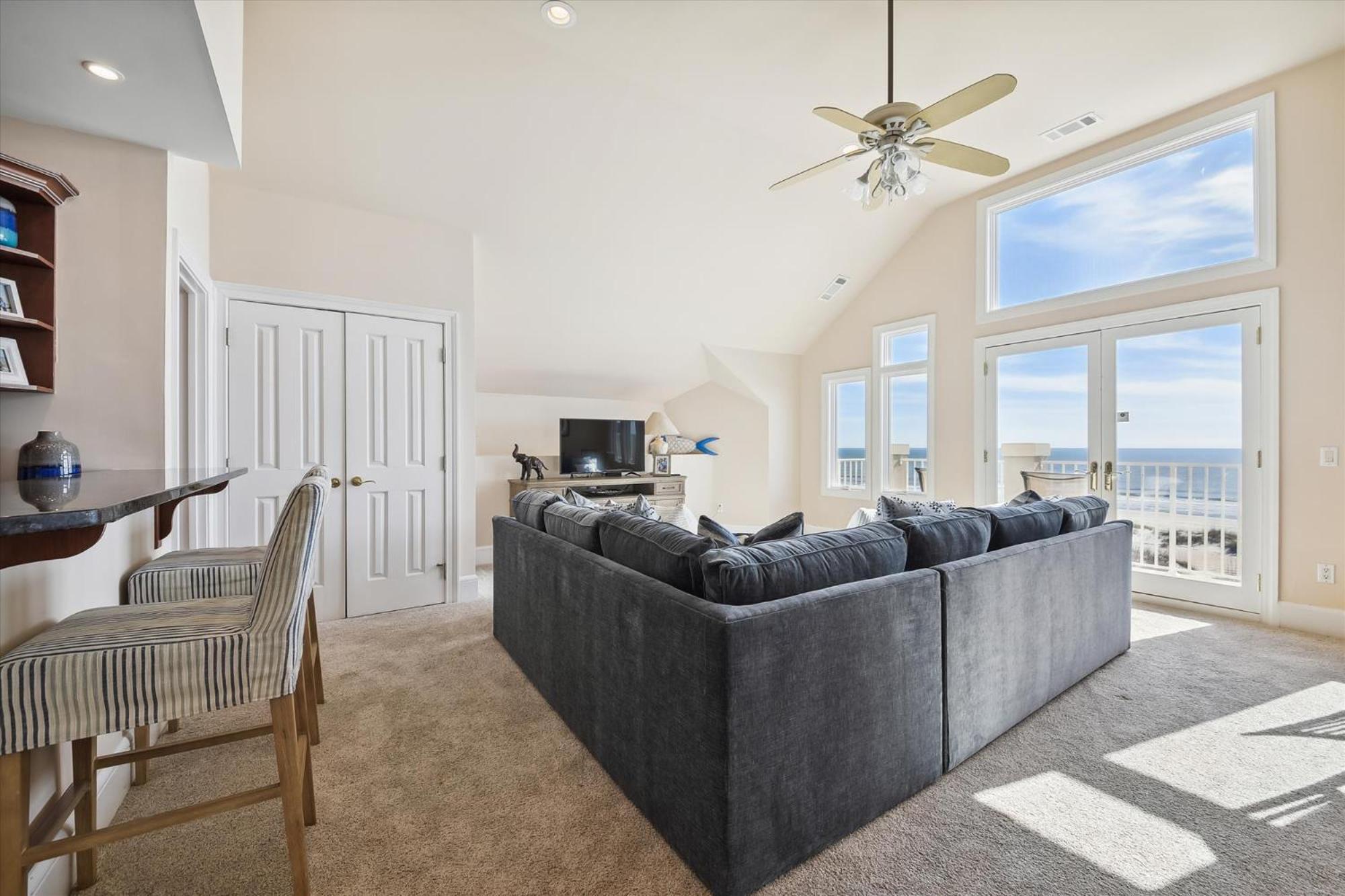 2 Collier Beach- Oceanfront, Dog Friendly , Private Pool, Free Activities Holiday home *