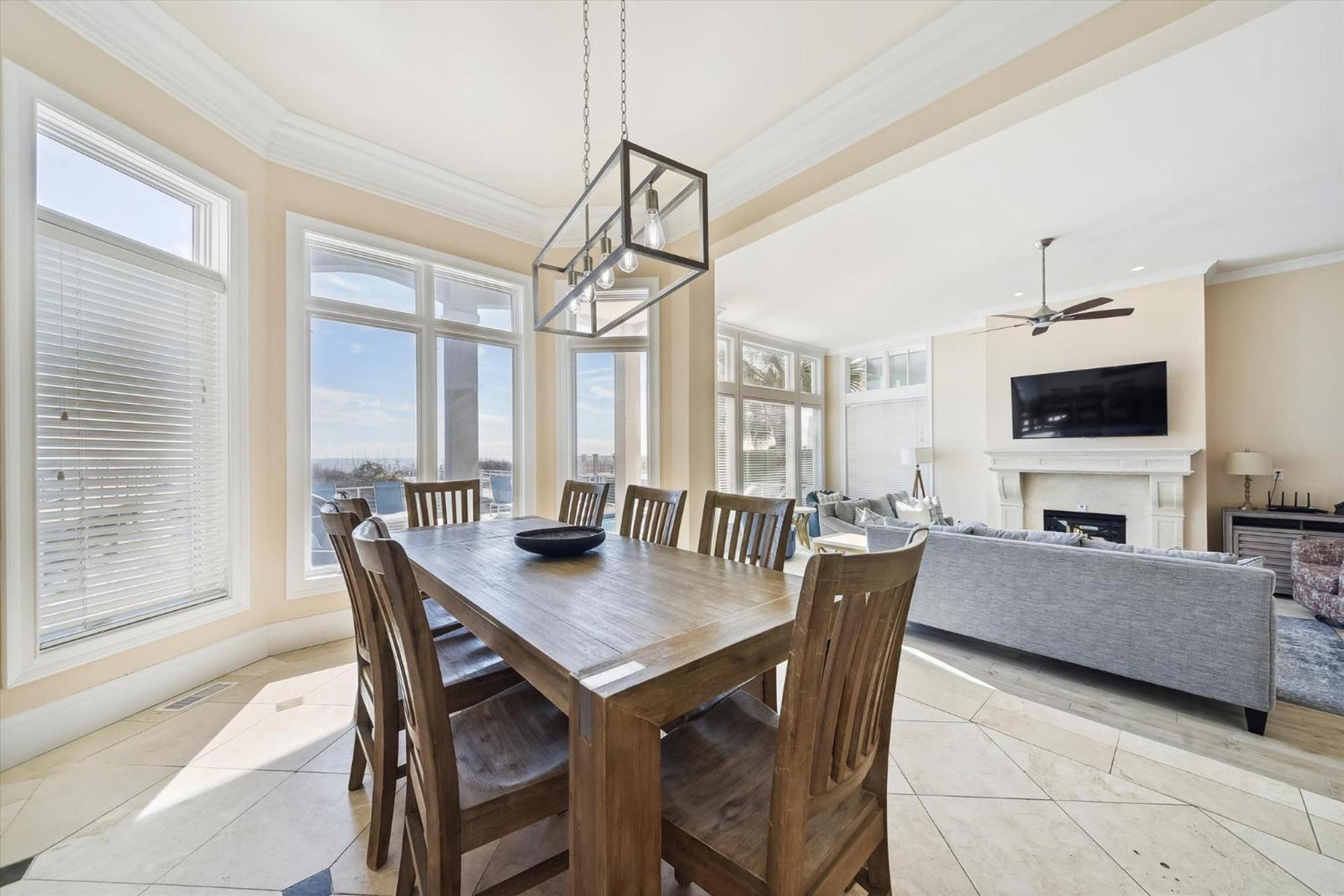 2 Collier Beach- Oceanfront, Dog Friendly , Private Pool, Free Activities *