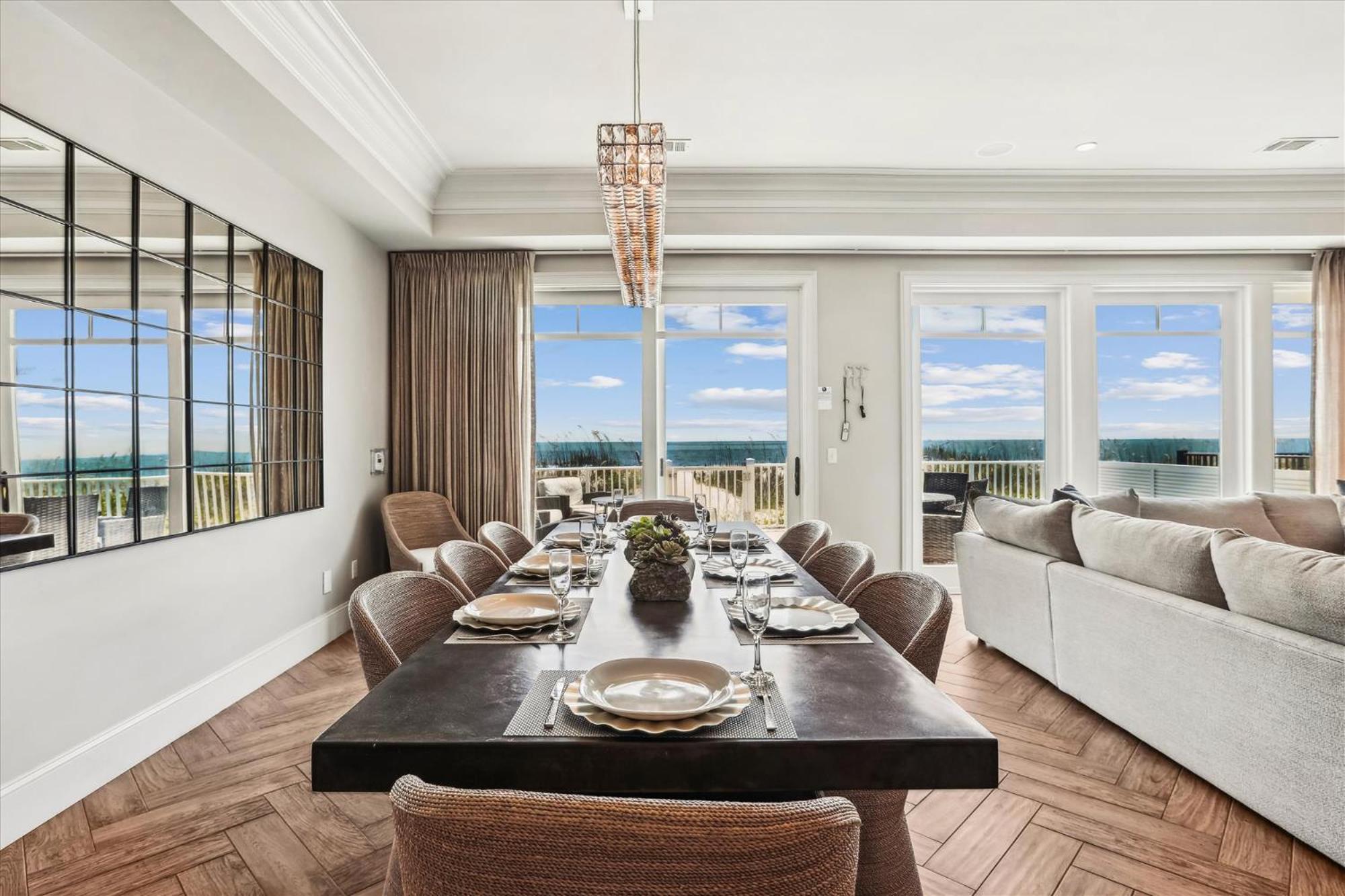 19 Singleton Place- Oceanfront Home, Private Pool, Free Activities Included! Holiday home *