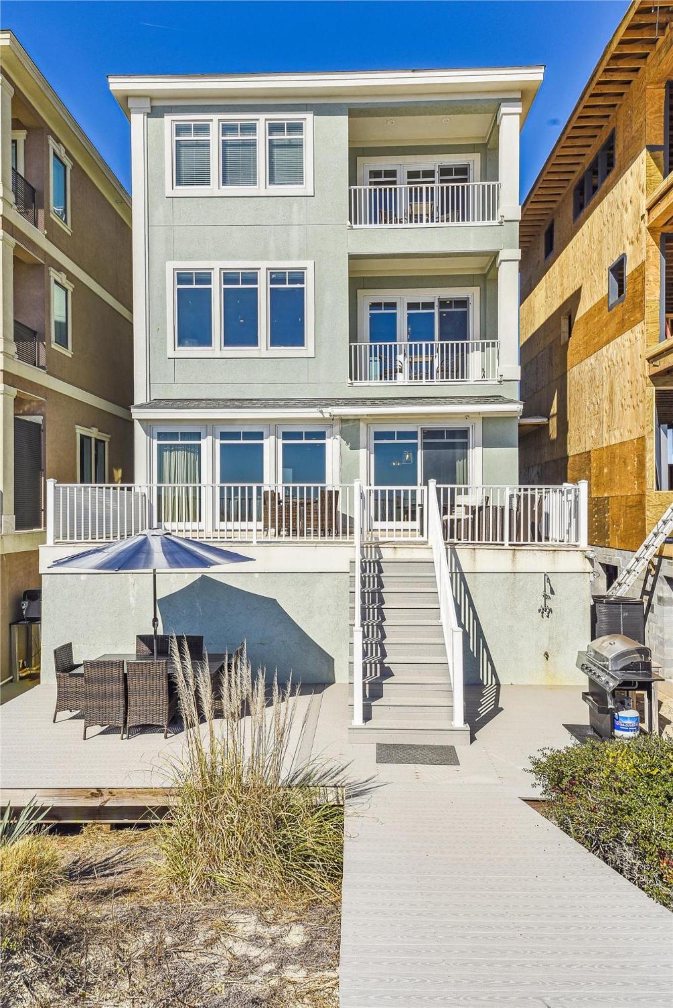 19 Singleton Place- Oceanfront Home, Private Pool, Free Activities Included!