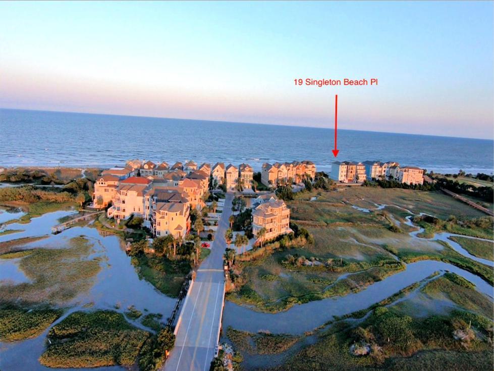 Holiday home 19 Singleton Place- Oceanfront Home, Private Pool, Free Activities Included!