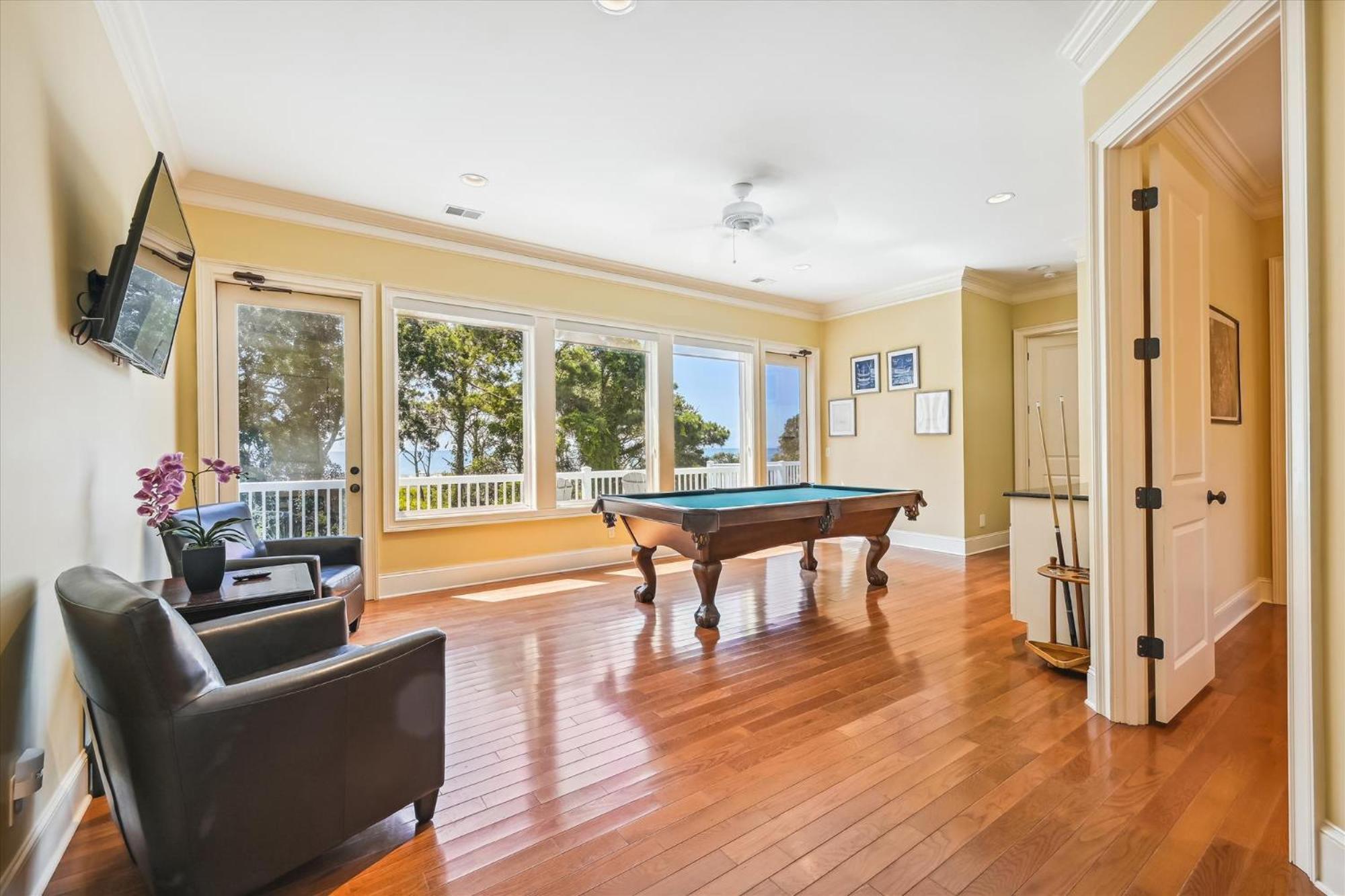 18 Dollar Road- Oceanfront, Large Private Pool, Hot Tub Free Activities Included *