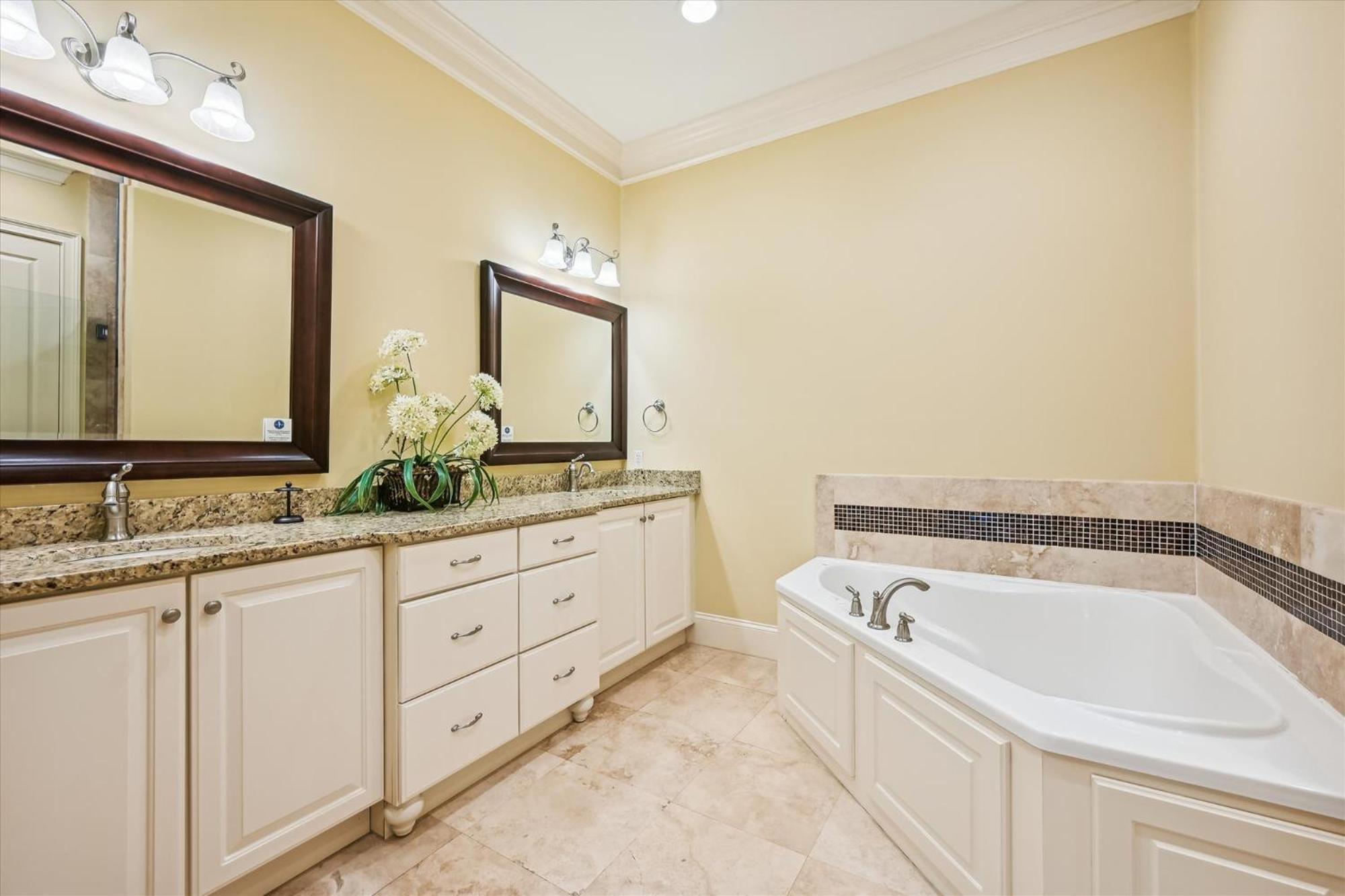 18 Dollar Road- Oceanfront, Large Private Pool, Hot Tub Free Activities Included * Hilton Head Island