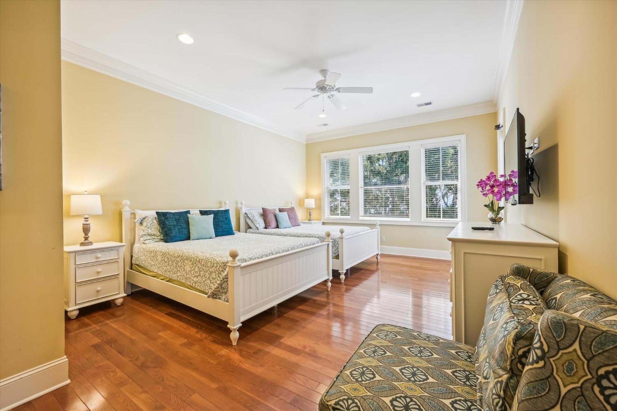 18 Dollar Road- Oceanfront, Large Private Pool, Hot Tub Free Activities Included Holiday home Hilton Head Island