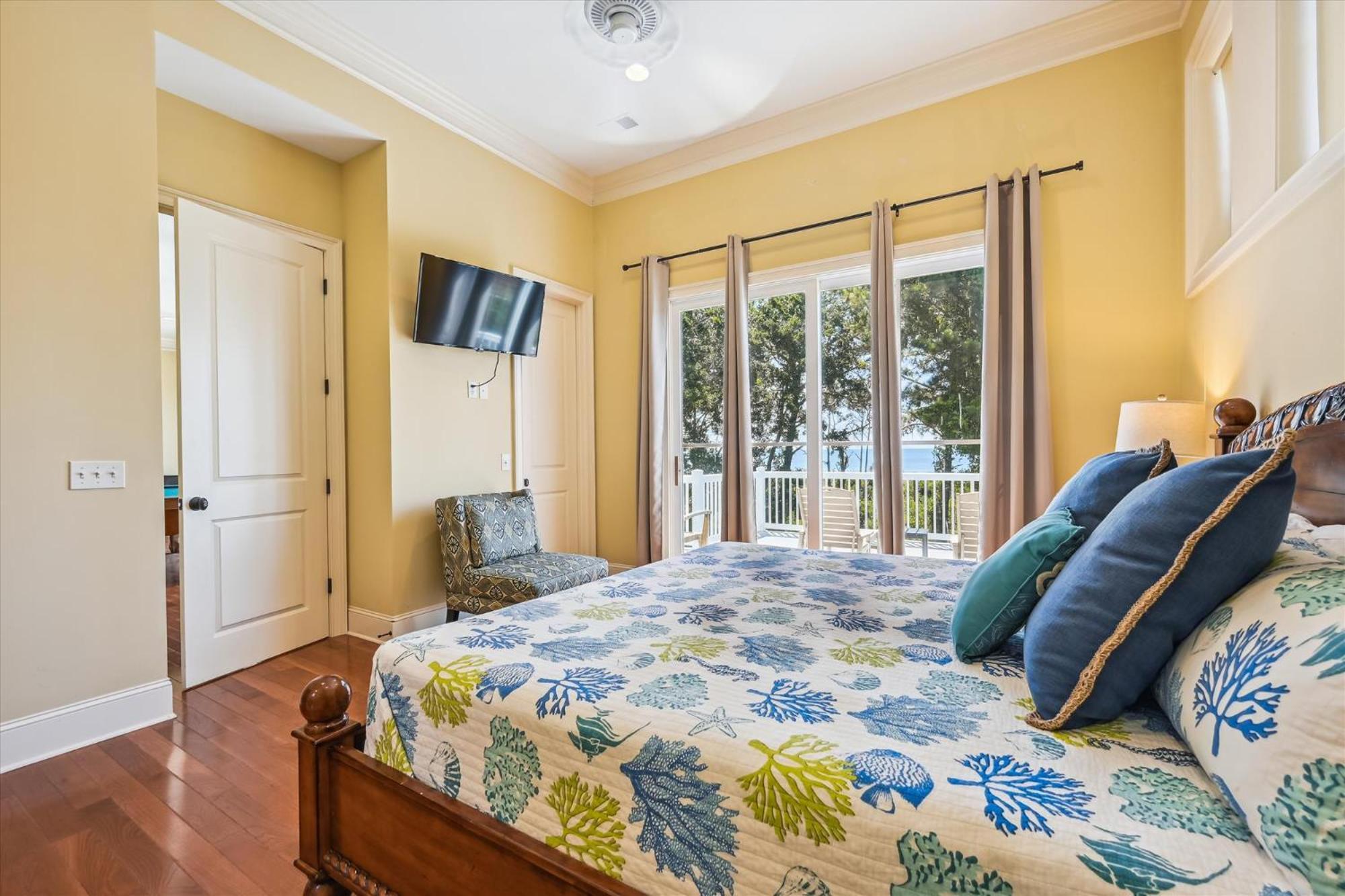 18 Dollar Road- Oceanfront, Large Private Pool, Hot Tub Free Activities Included
