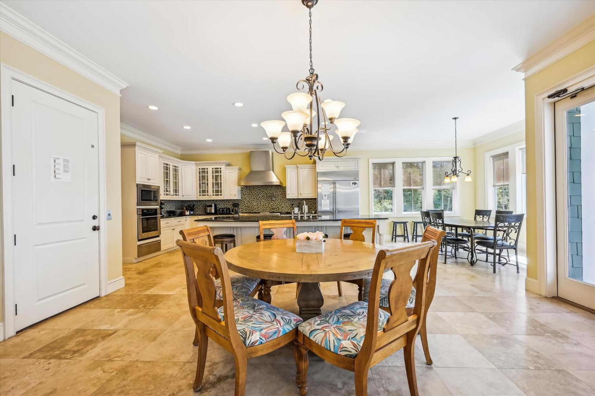 Holiday home 18 Dollar Road- Oceanfront, Large Private Pool, Hot Tub Free Activities Included