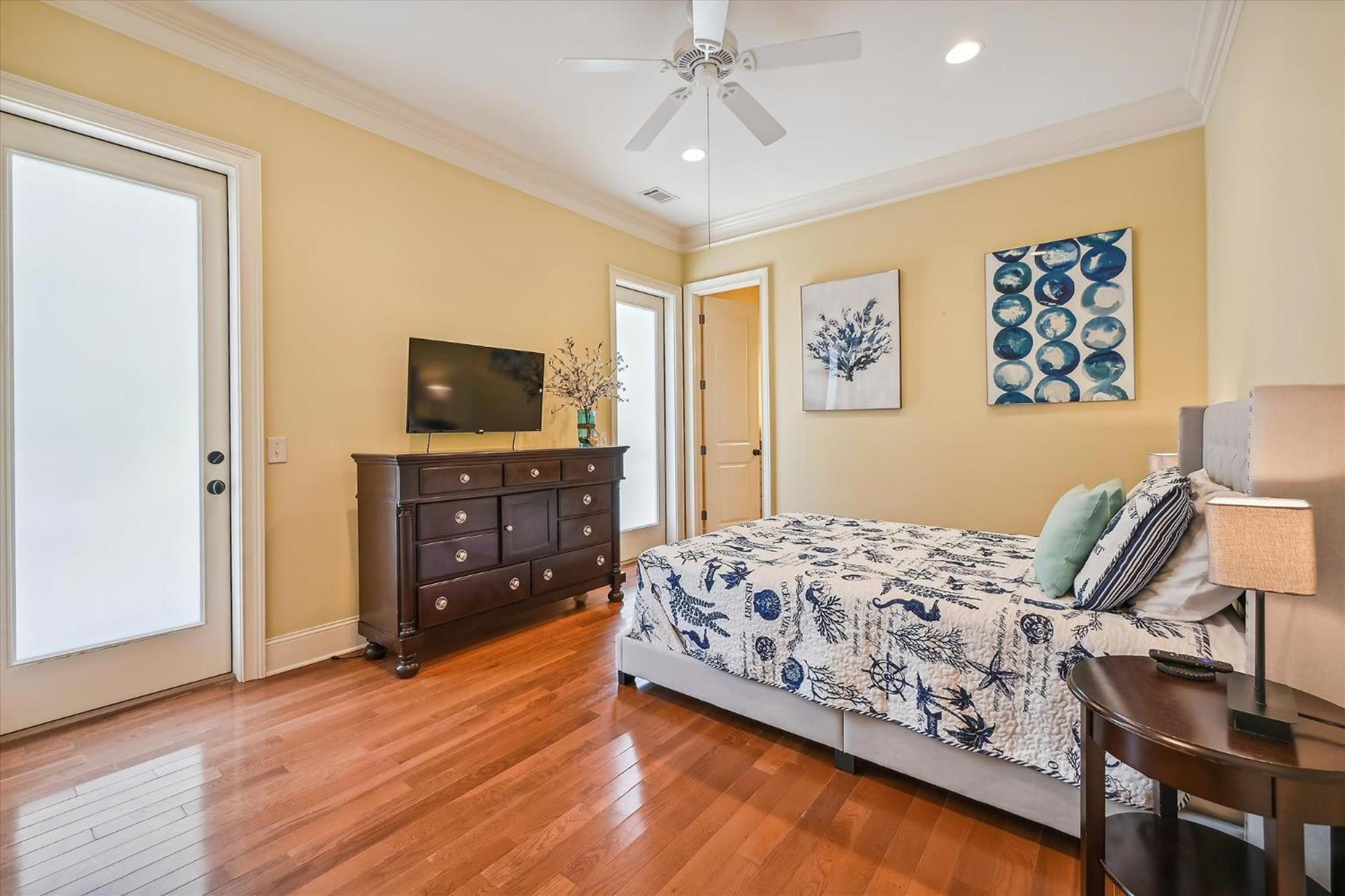 18 Dollar Road- Oceanfront, Large Private Pool, Hot Tub Free Activities Included Holiday home
