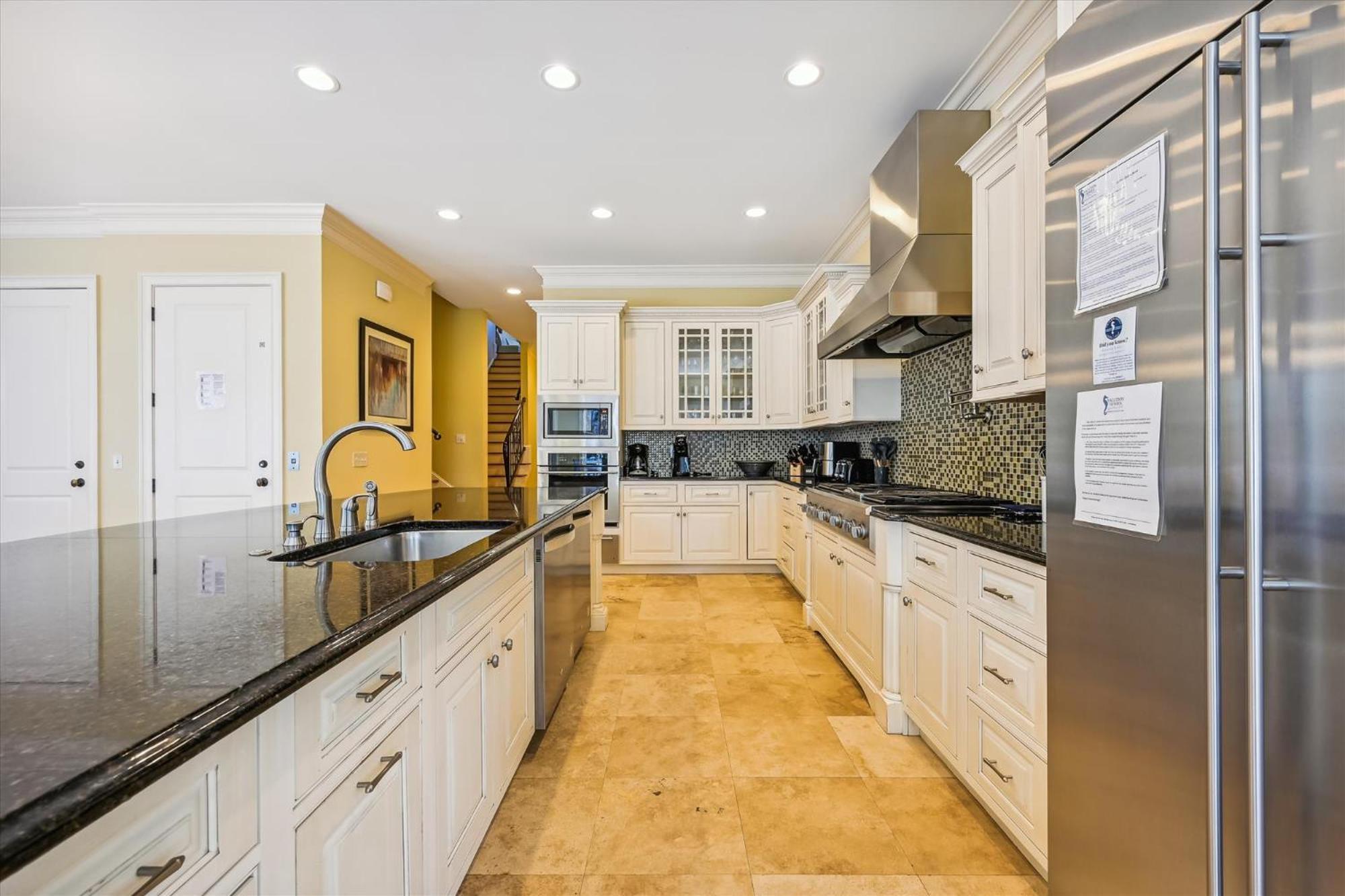 Holiday home 18 Dollar Road- Oceanfront, Large Private Pool, Hot Tub Free Activities Included