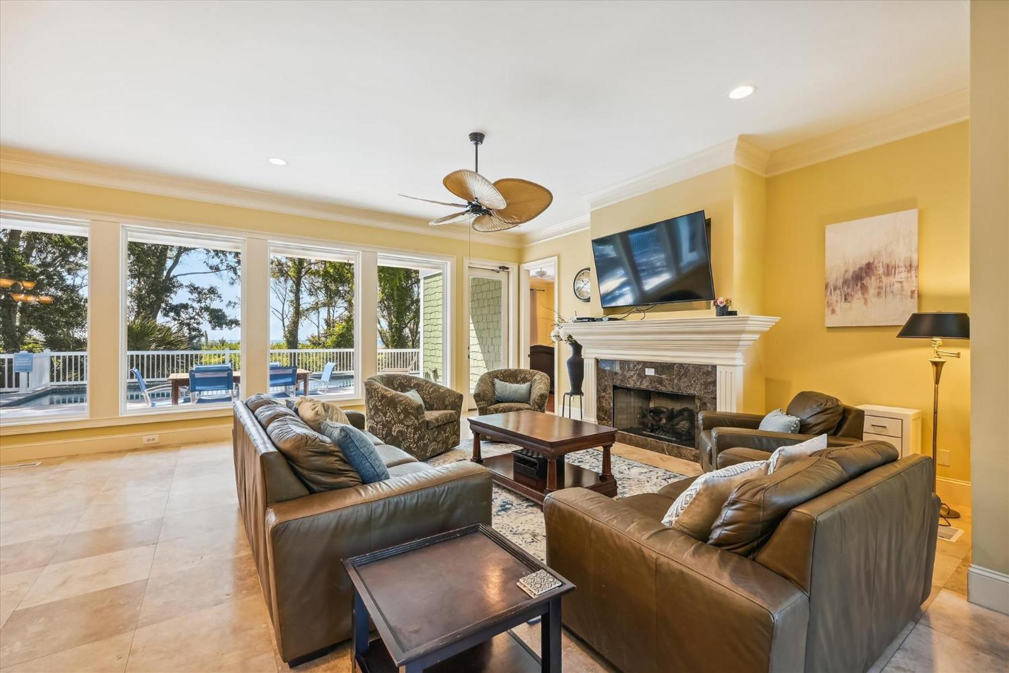 18 Dollar Road- Oceanfront, Large Private Pool, Hot Tub Free Activities Included Holiday home *