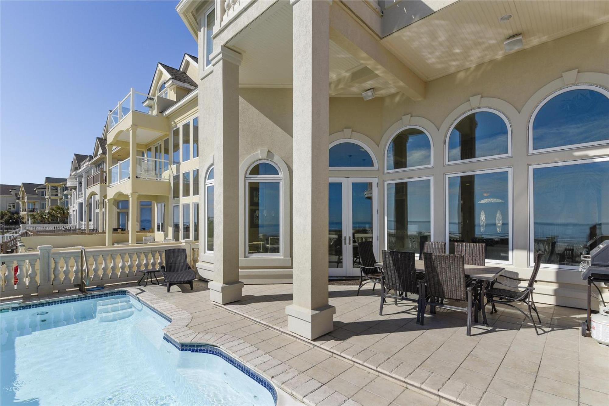 14 Collier Road- Oceanfront, Private Pool, Free Activities Included Holiday home *