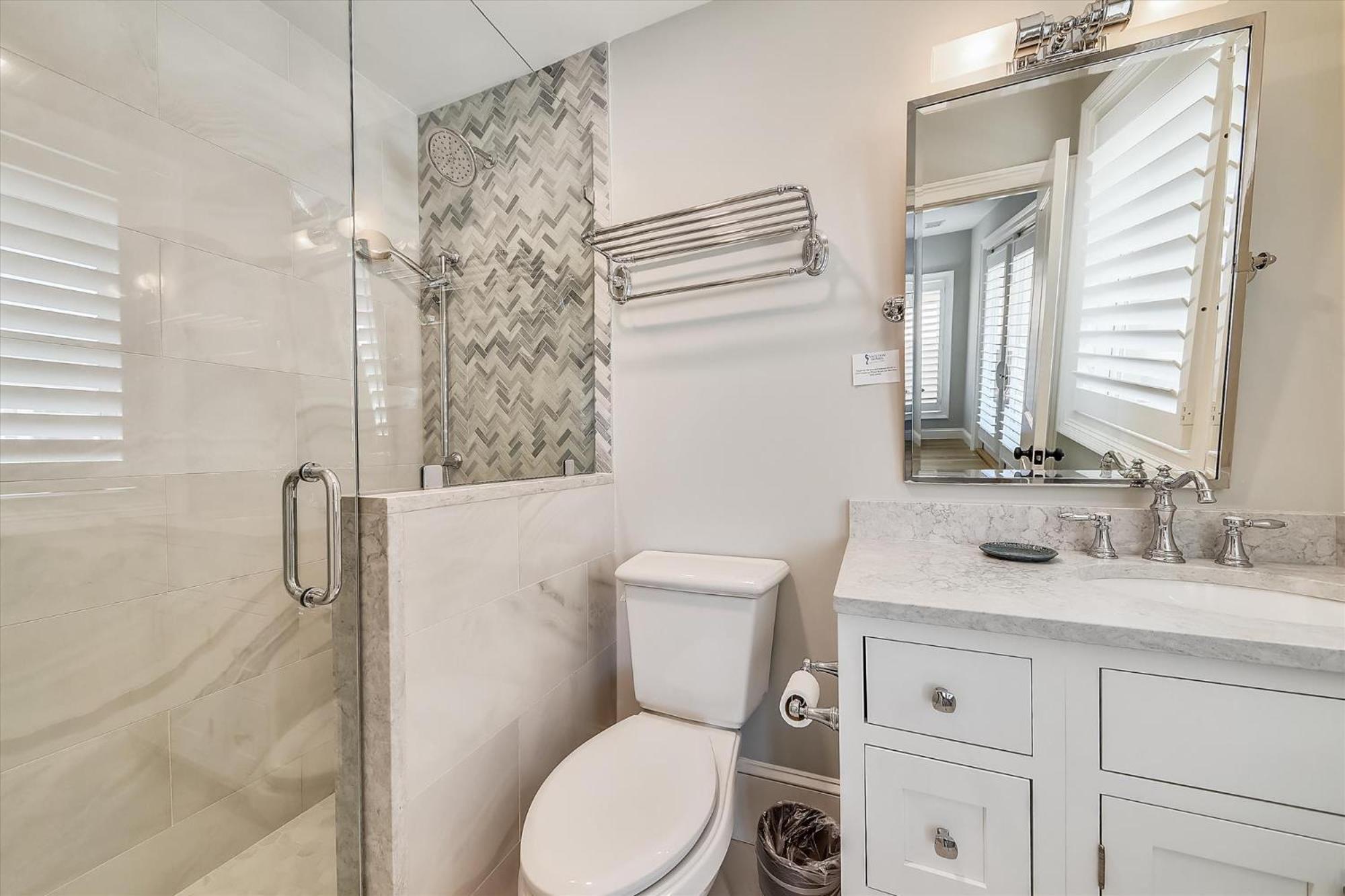 Holiday home 14 Collier Road- Oceanfront, Private Pool, Free Activities Included *