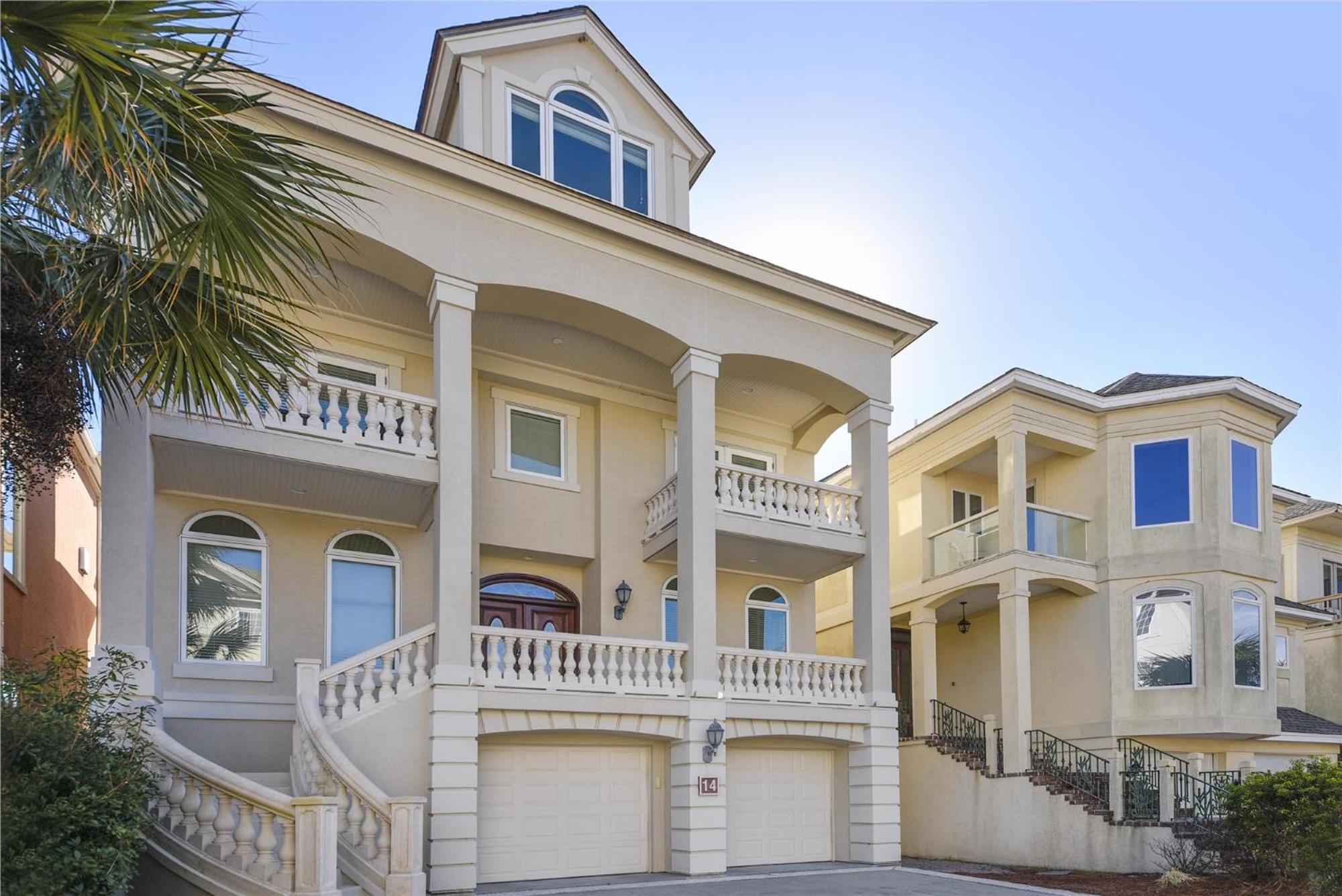 Holiday home 14 Collier Road- Oceanfront, Private Pool, Free Activities Included *