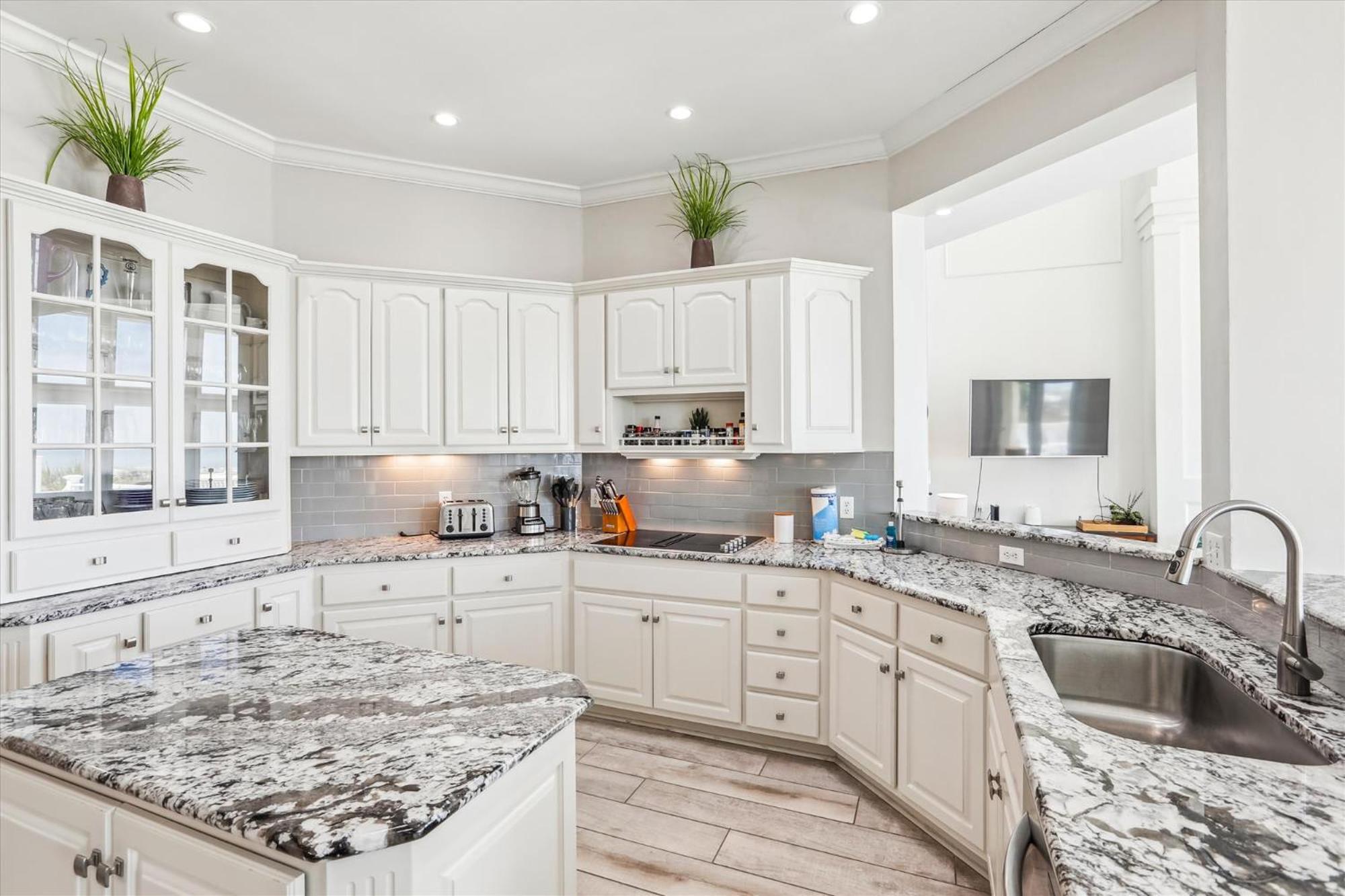 12 Collier Road- Oceanfront, Pool, Great For Large Groups, Free Activities Included