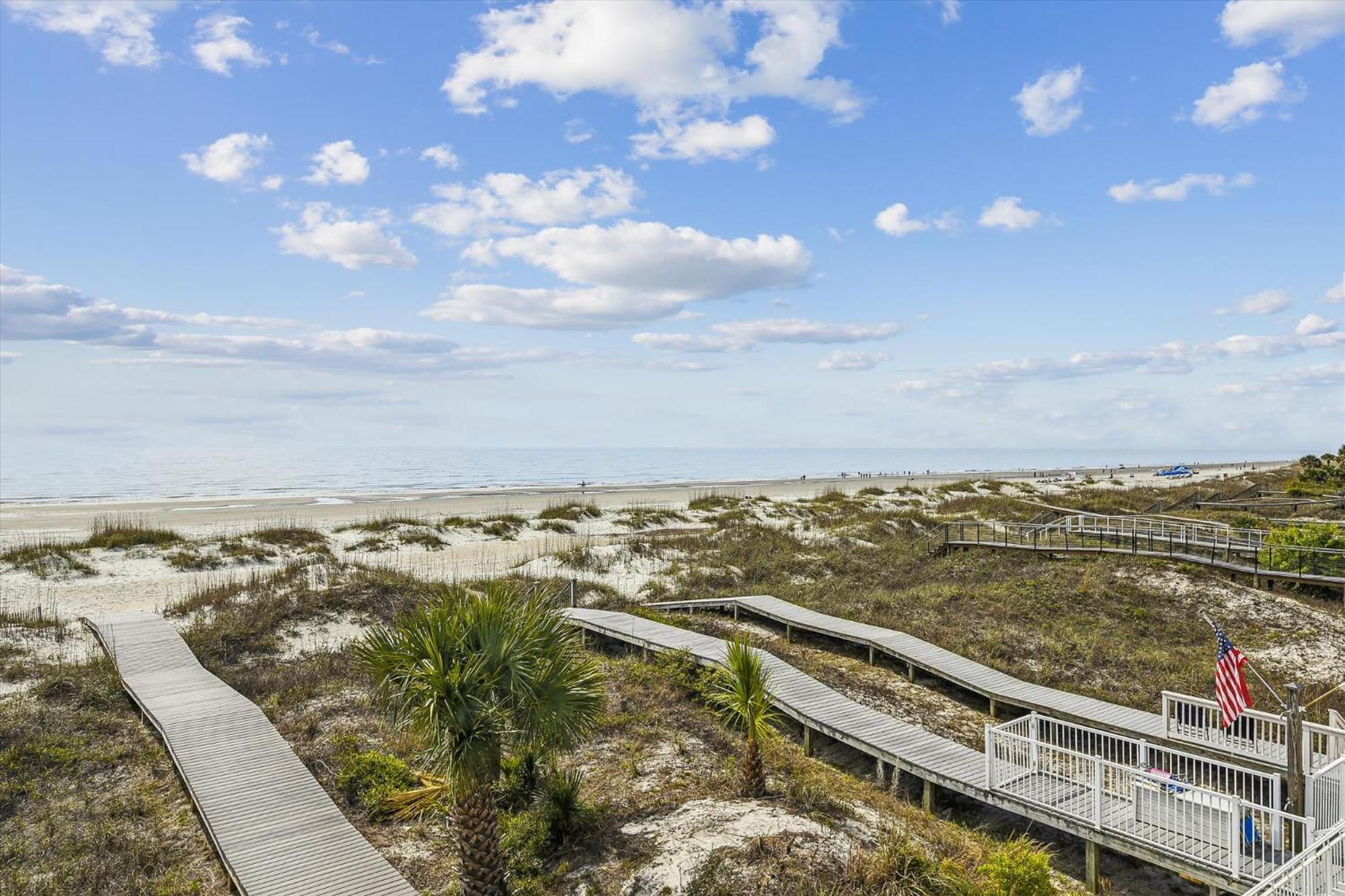 Holiday home 10 Collier Beach- Oceanfront, Private Access, Heatable Pool, Free Activities Included *