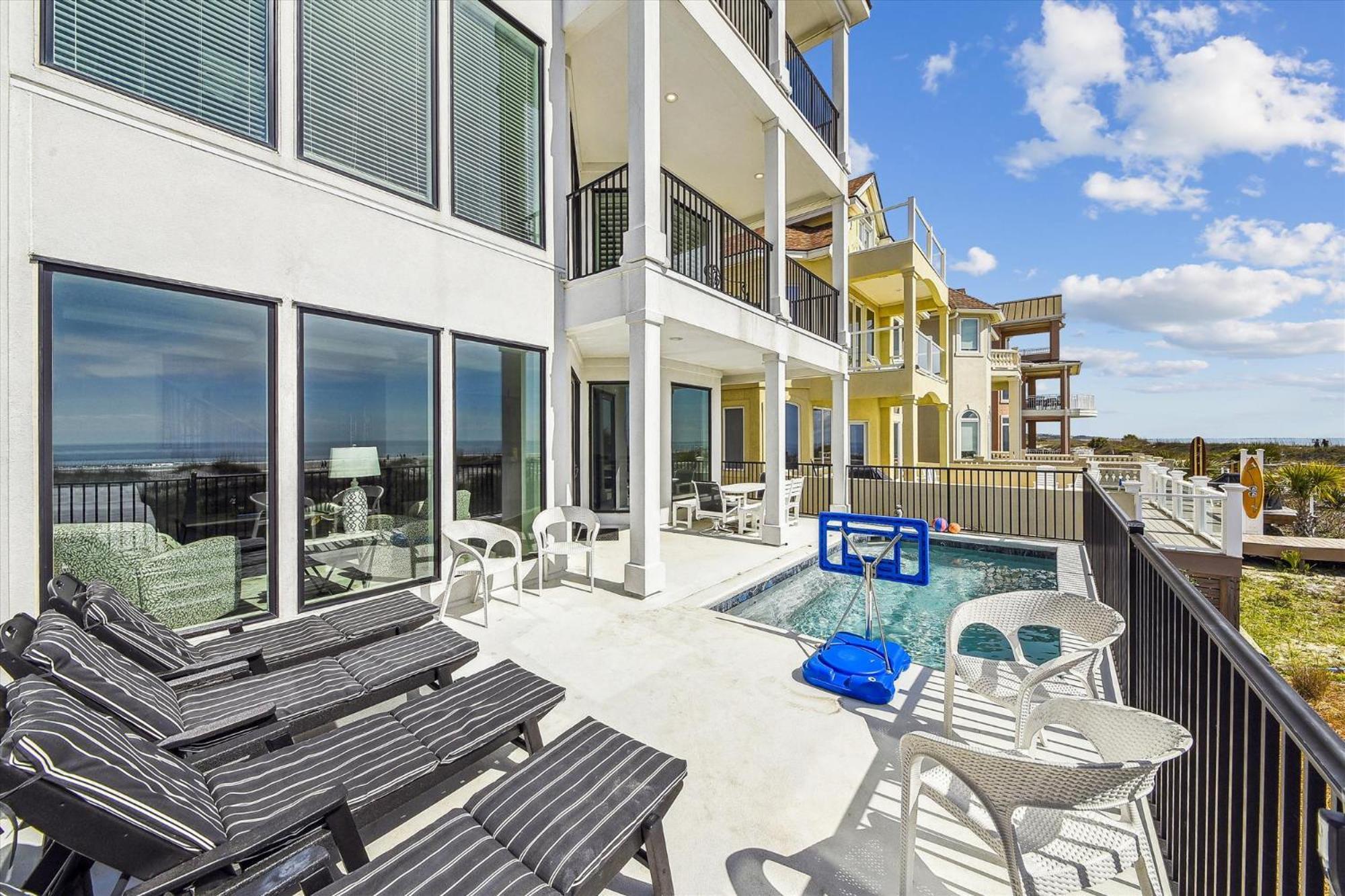 10 Collier Beach- Oceanfront, Private Access, Heatable Pool, Free Activities Included