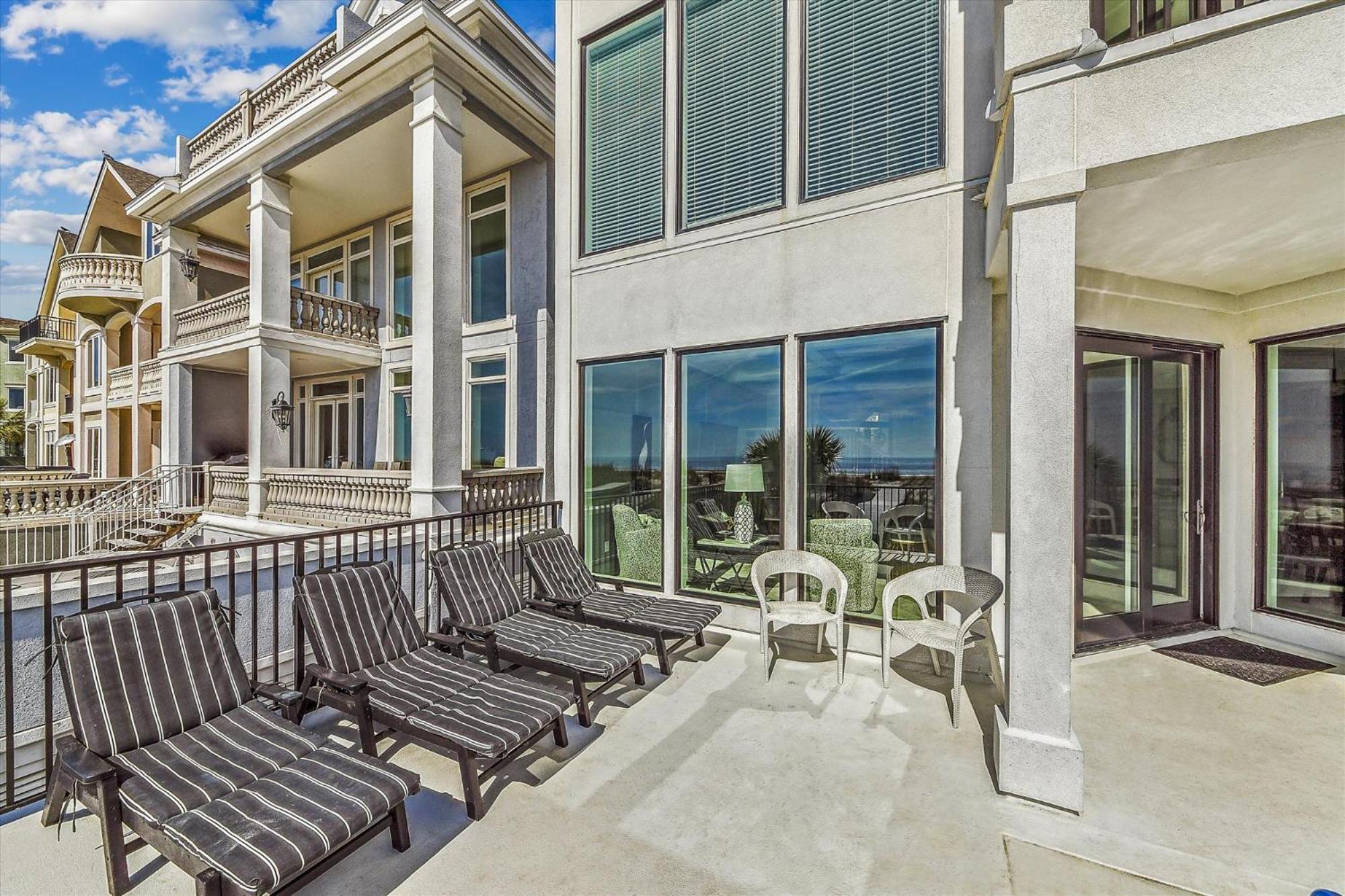 10 Collier Beach- Oceanfront, Private Access, Heatable Pool, Free Activities Included Holiday home