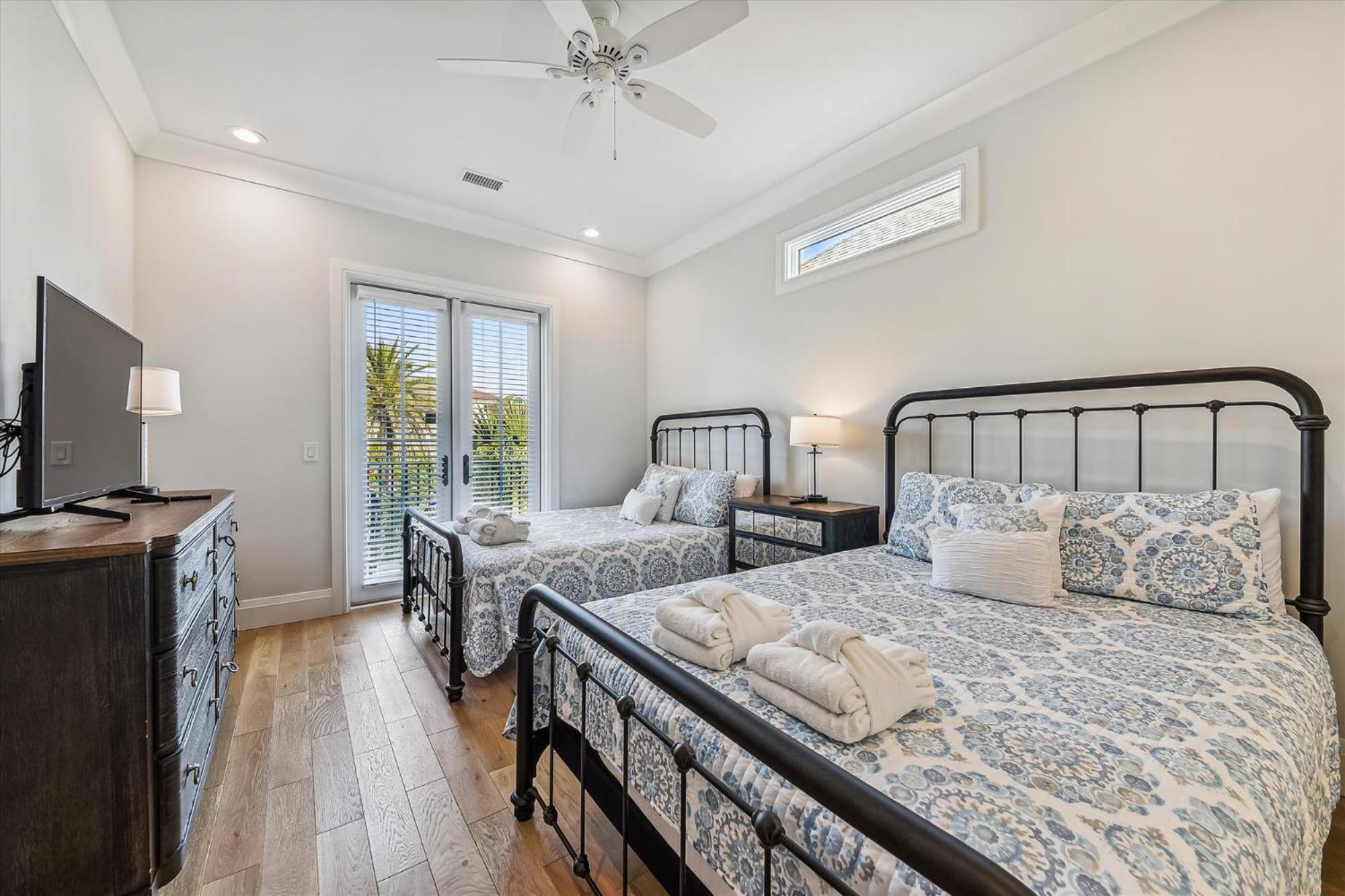 Holiday home 10 Collier Beach- Oceanfront, Private Access, Heatable Pool, Free Activities Included