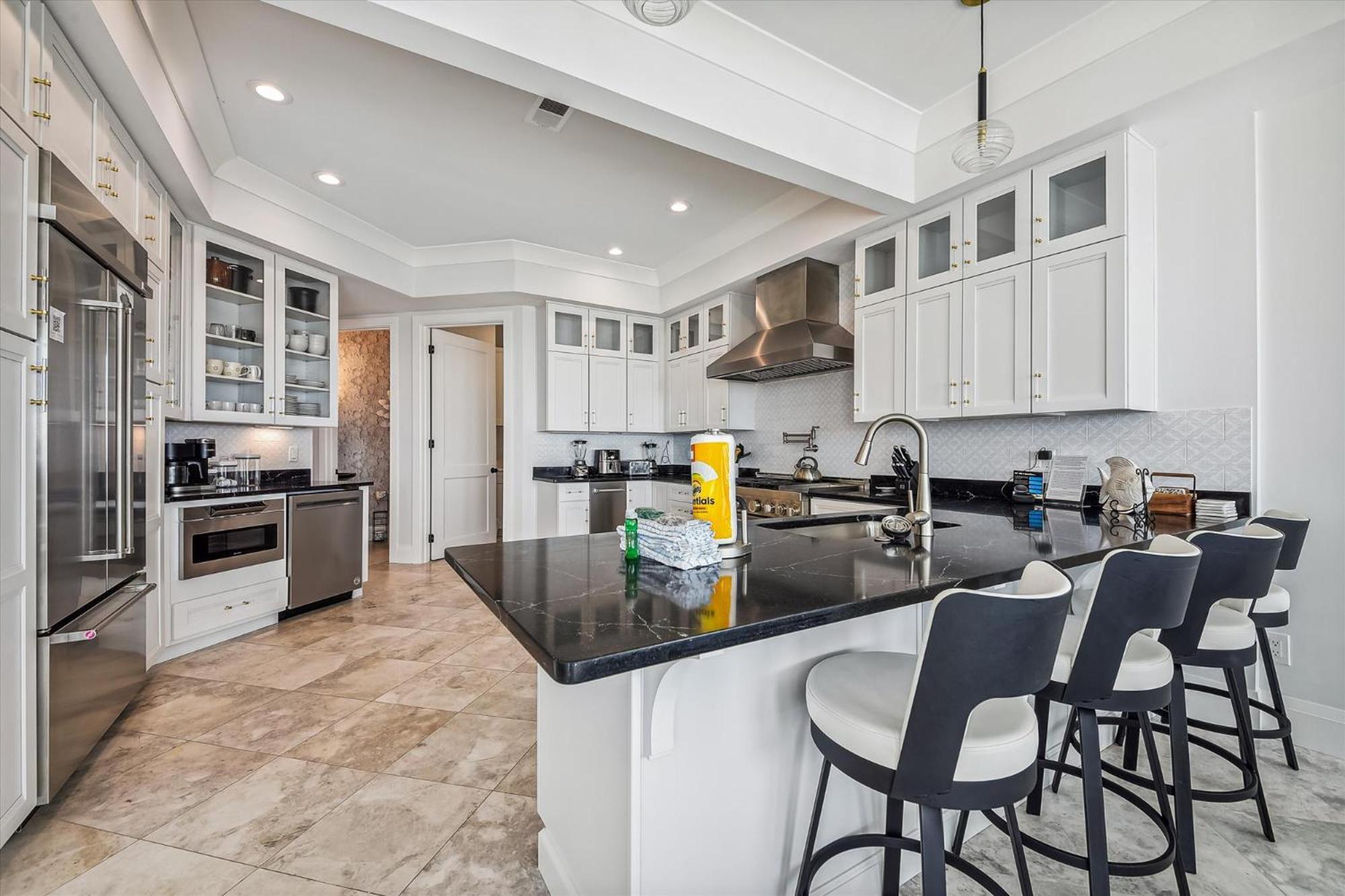 Holiday home 10 Collier Beach- Oceanfront, Private Access, Heatable Pool, Free Activities Included