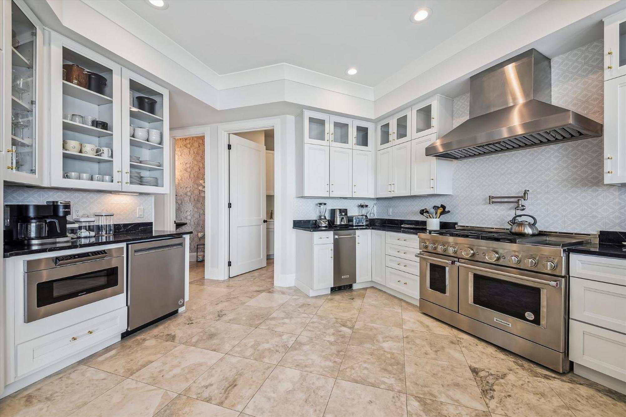 Holiday home 10 Collier Beach- Oceanfront, Private Access, Heatable Pool, Free Activities Included Hilton Head Island